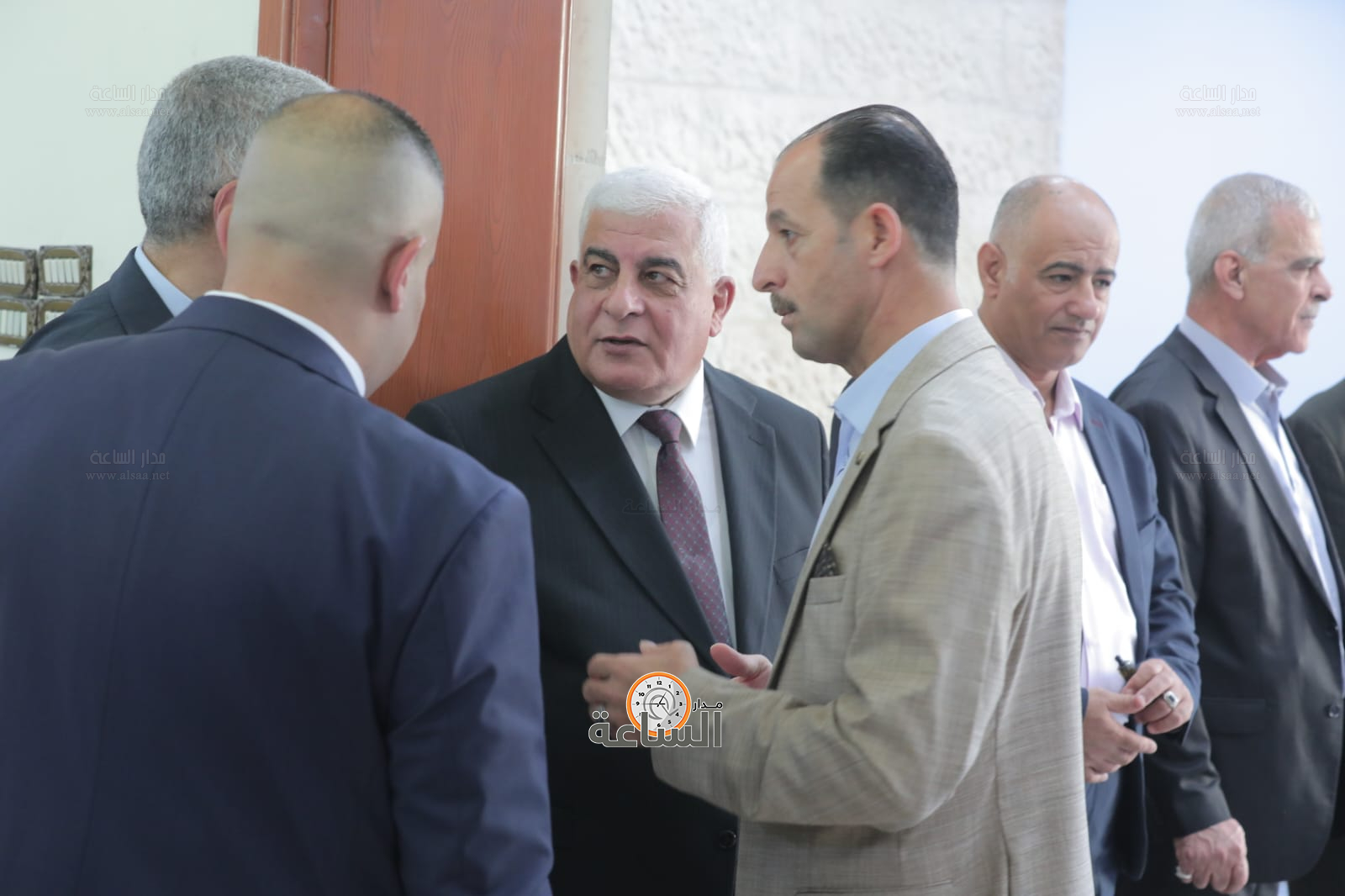 Madar Al-Saa Images 0.9138312827002022