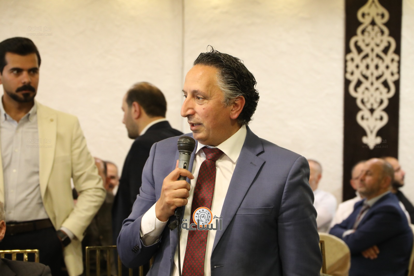 Madar Al-Saa Images 0.34104068848818647