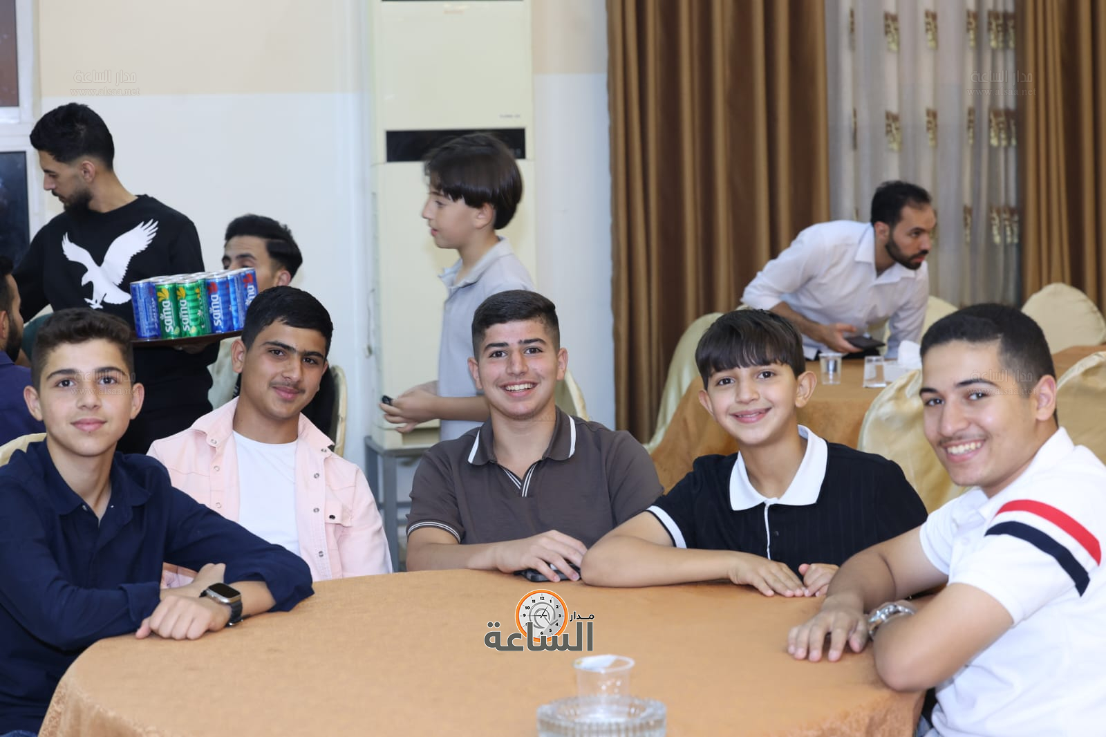 Madar Al-Saa Images 0.9502868344585136