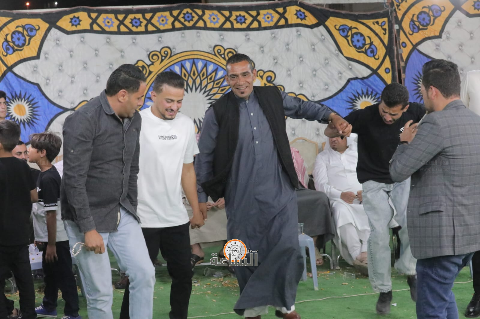 Madar Al-Saa Images 0.7541475467405504