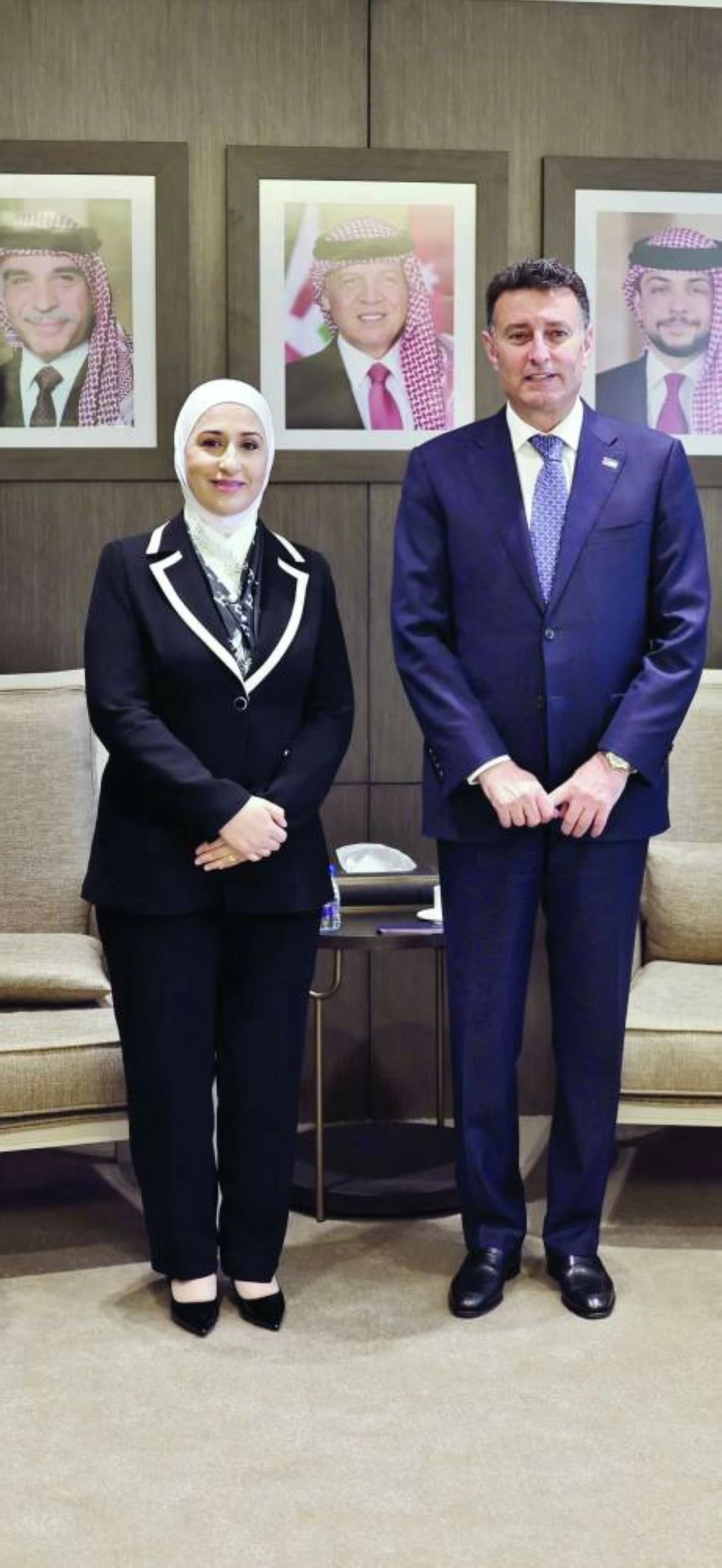 Madar Al-Saa Images 0.8939095515954559