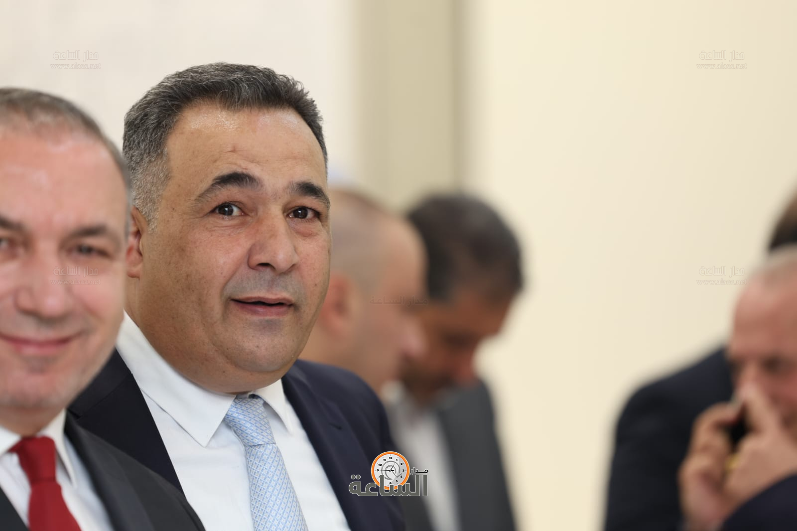 Madar Al-Saa Images 0.7975901579003817