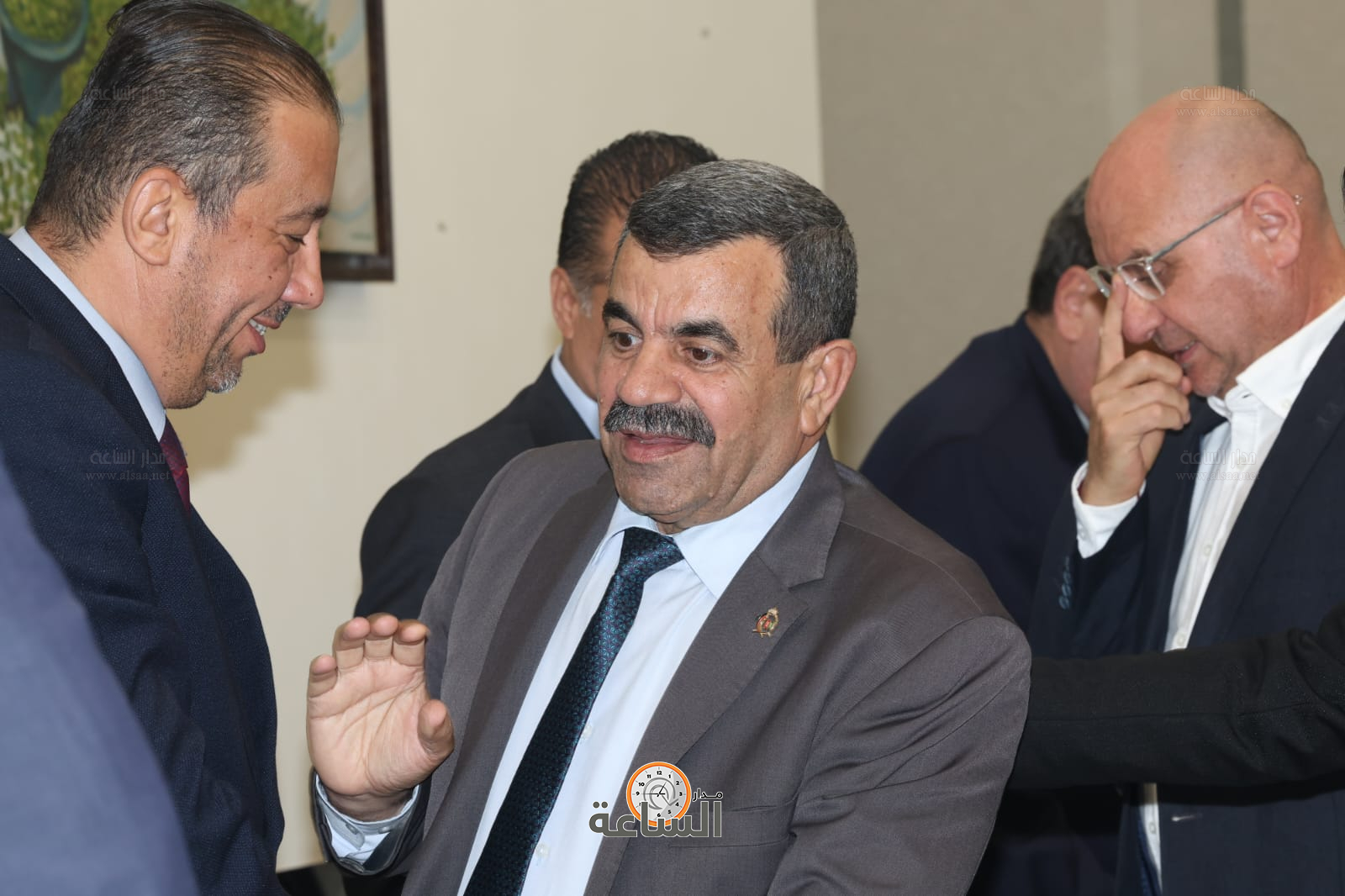 Madar Al-Saa Images 0.13259739084131894