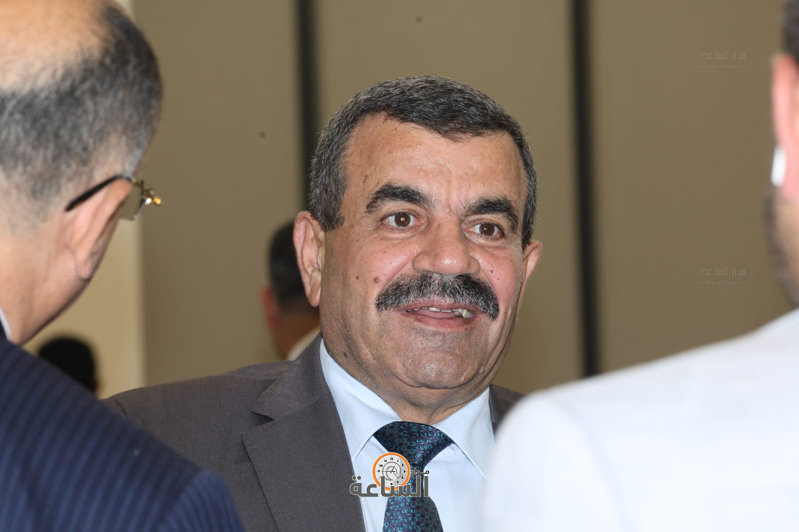 Madar Al-Saa Images 0.07993695595959571