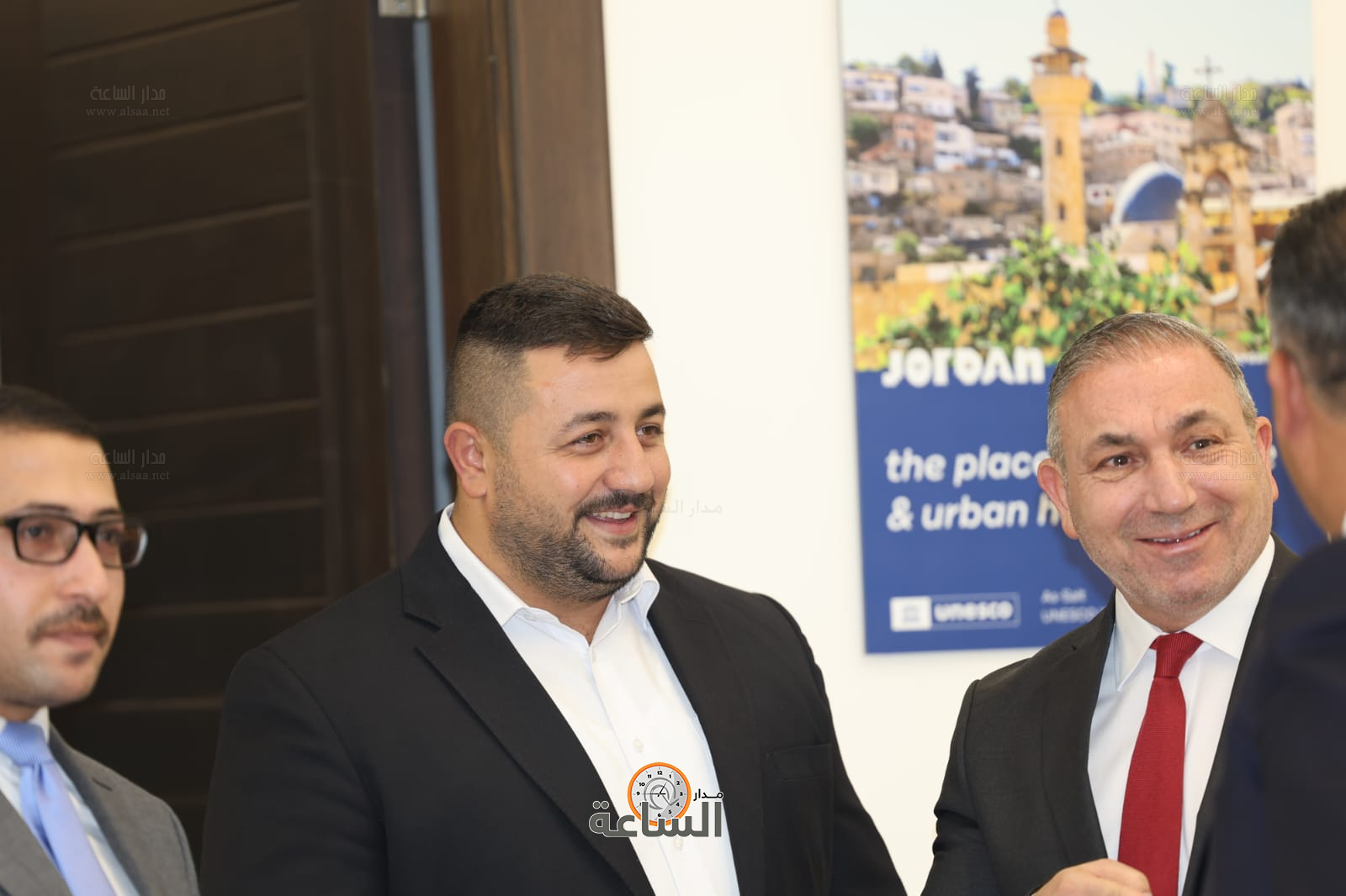 Madar Al-Saa Images 0.7873102502642318