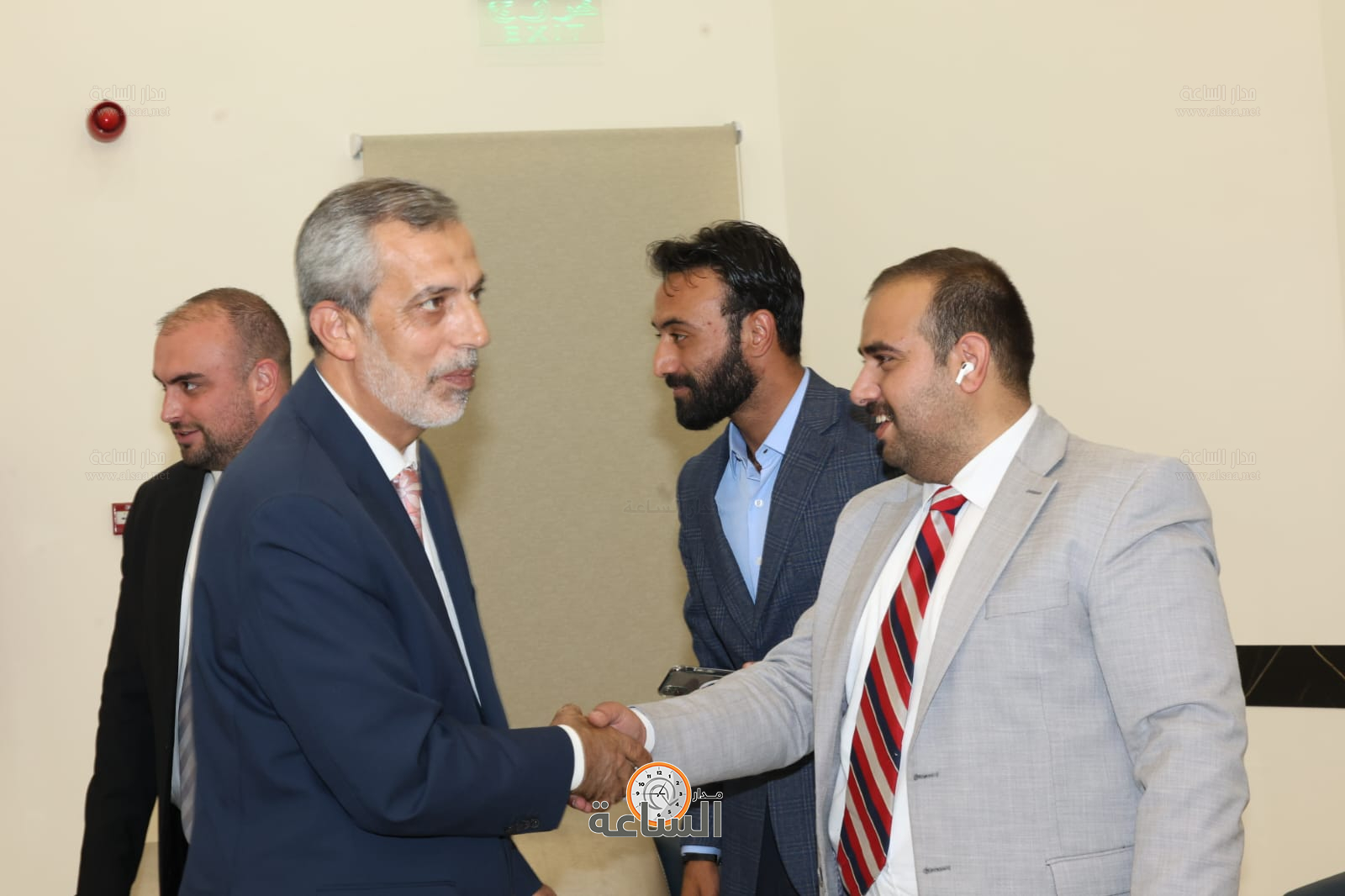 Madar Al-Saa Images 0.39374223119822327