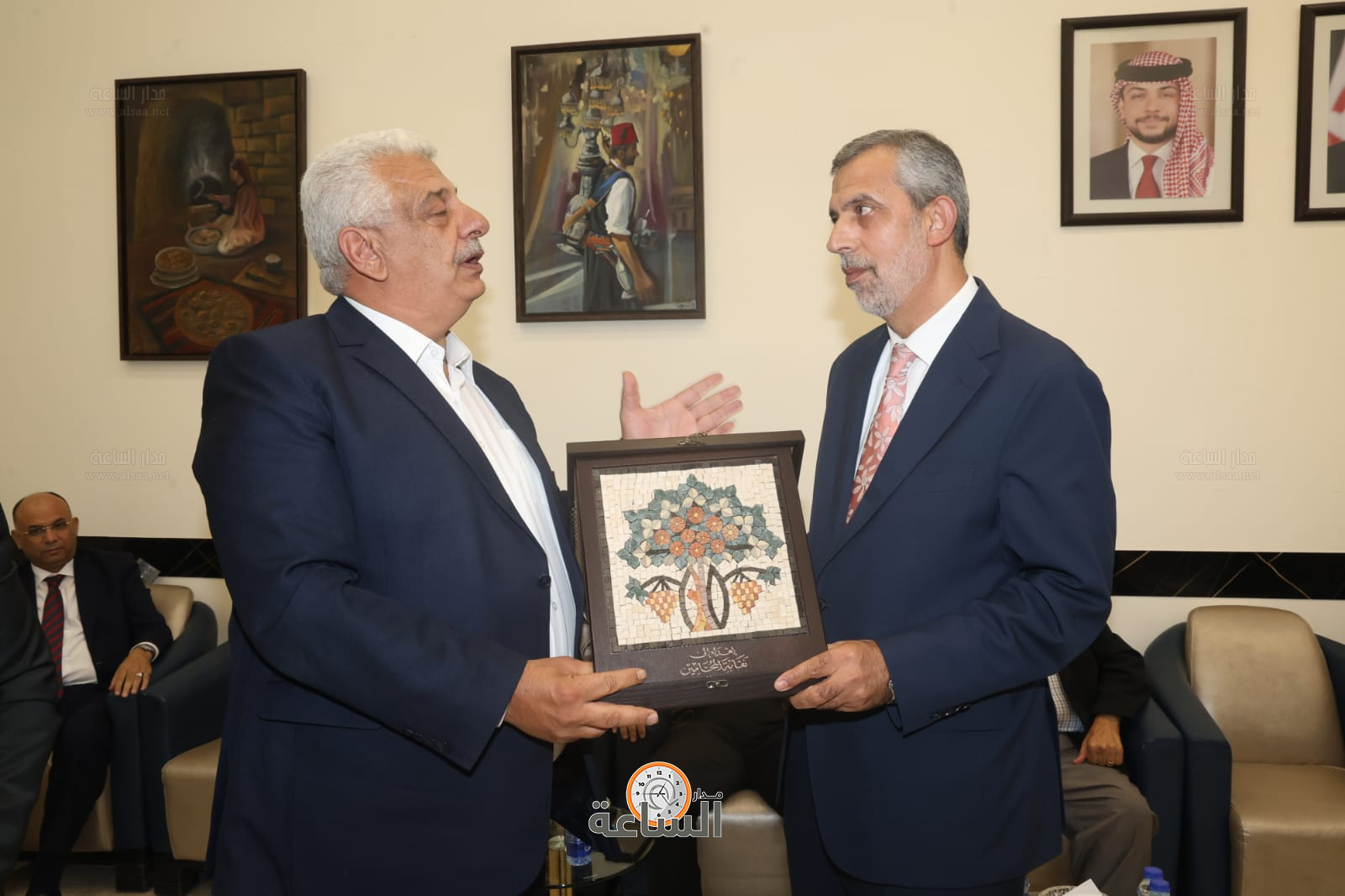 Madar Al-Saa Images 0.9758143565858415