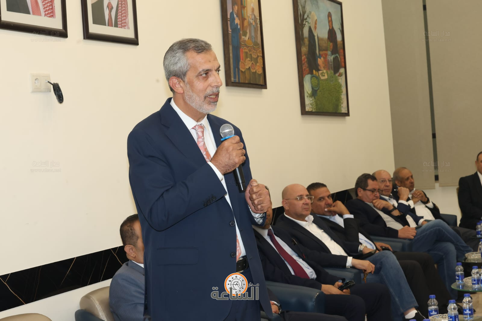 Madar Al-Saa Images 0.5599374471454134