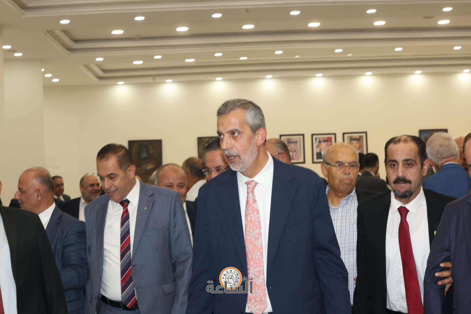 Madar Al-Saa Images 0.4479159859933708