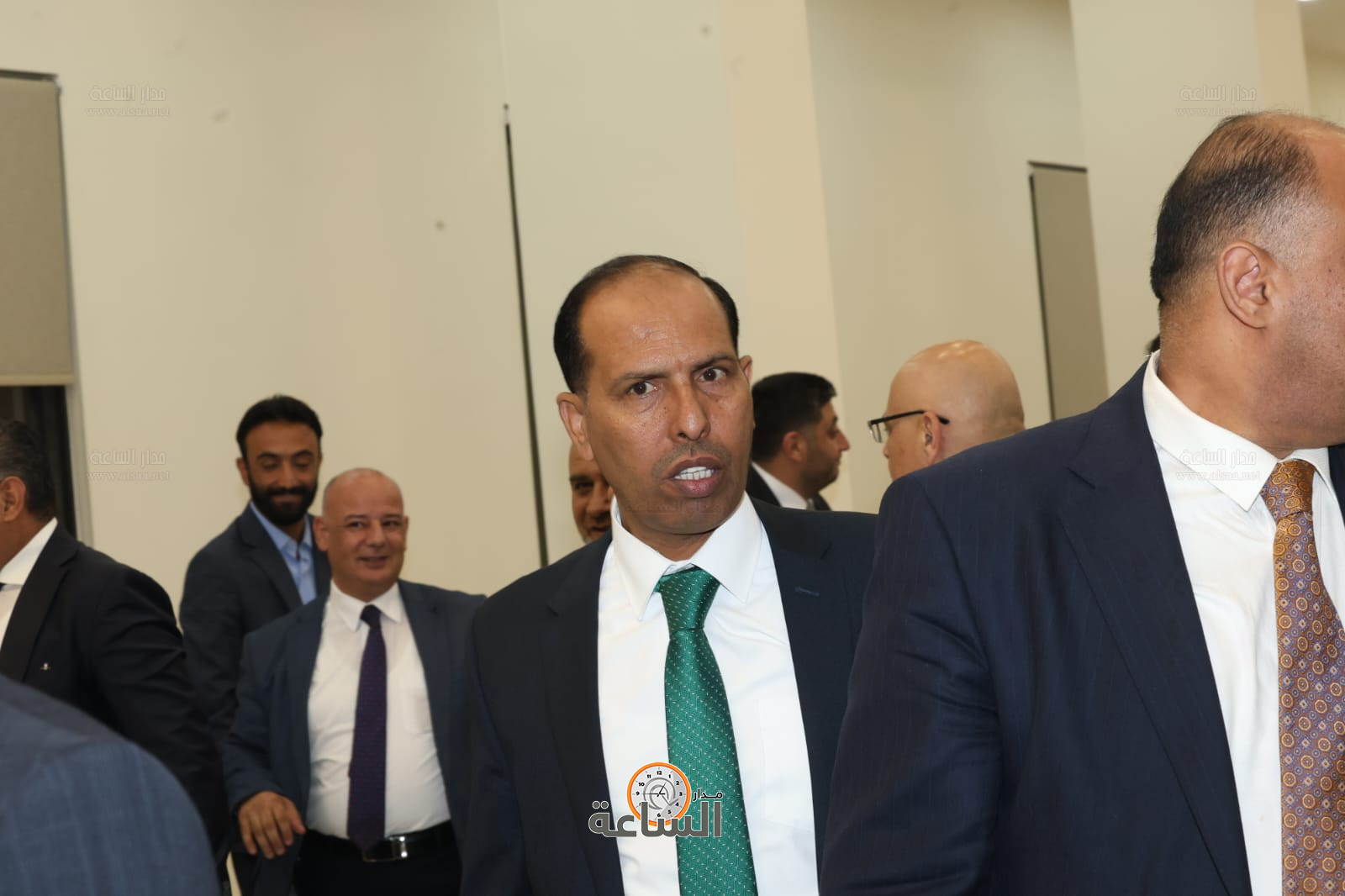 Madar Al-Saa Images 0.03359507196940881