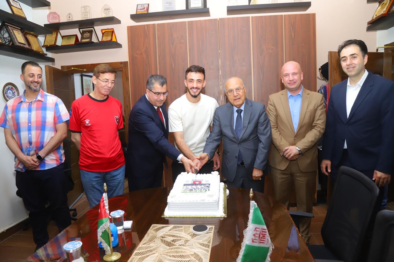 Madar Al-Saa Images 0.4565597119753779