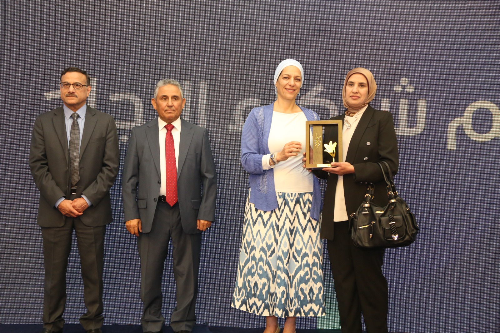 Madar Al-Saa Images 0.1193887718513772