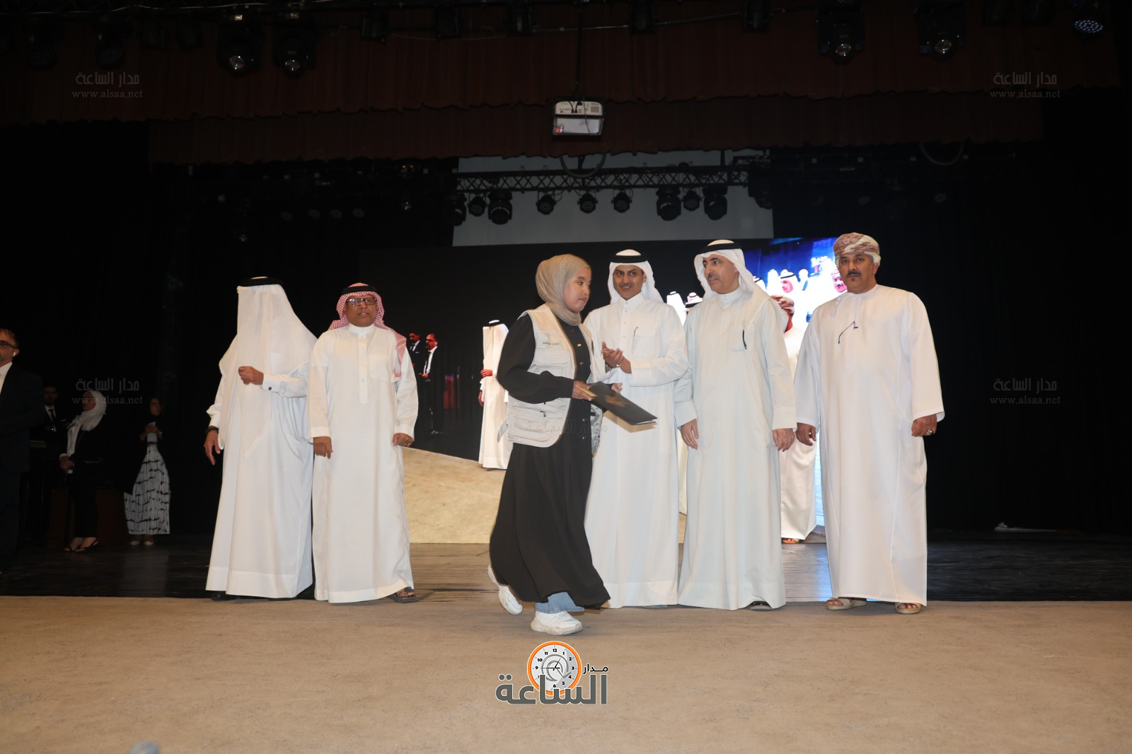 Madar Al-Saa Images 0.03156432076014948