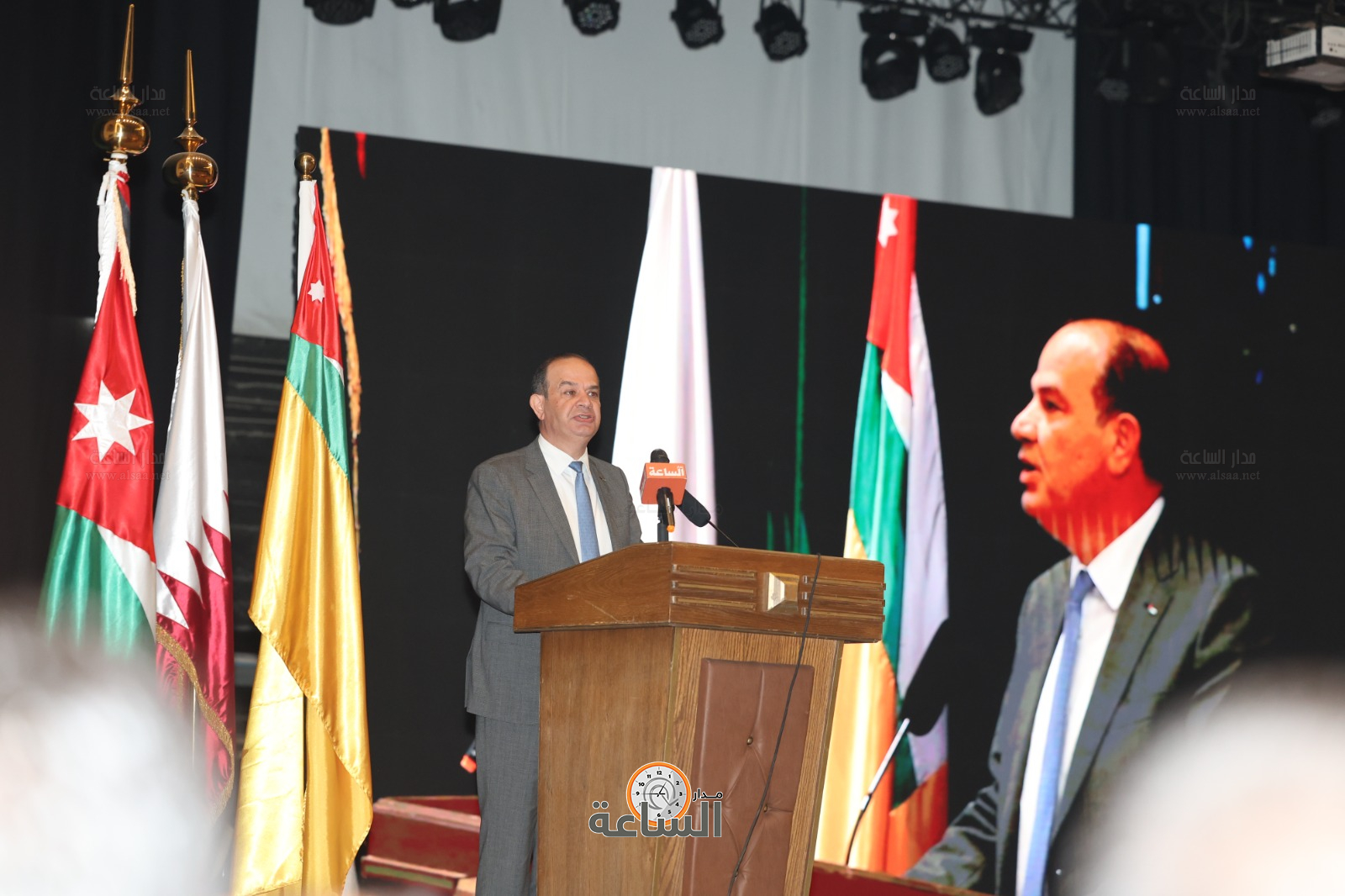 Madar Al-Saa Images 0.2559582184623541