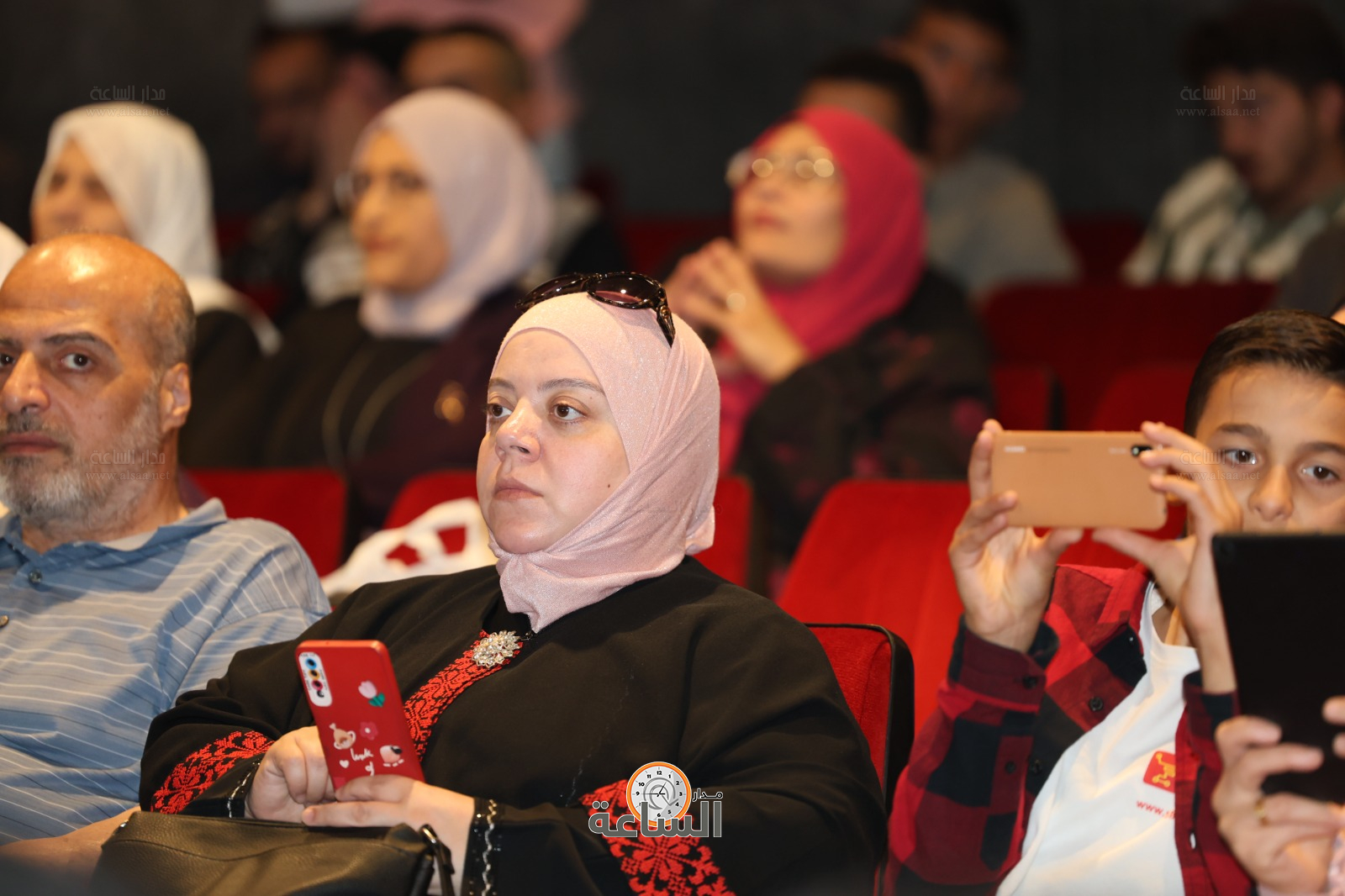 Madar Al-Saa Images 0.4307243936903976