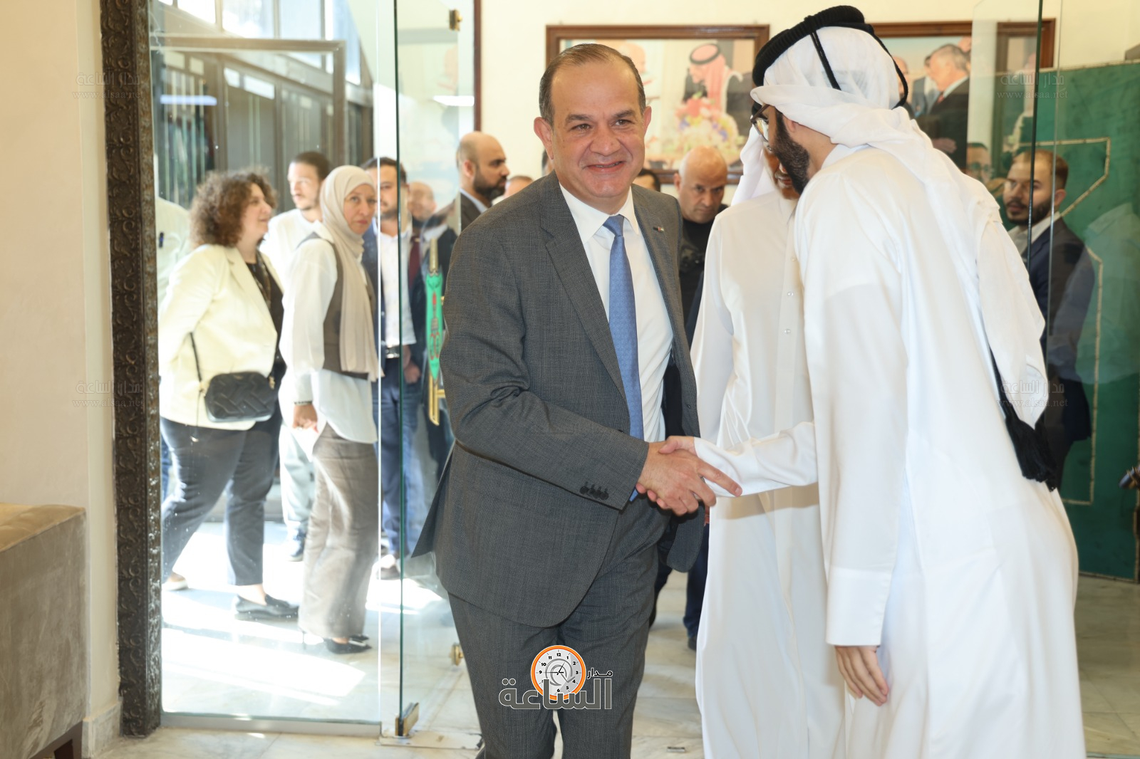 Madar Al-Saa Images 0.8613085447333302