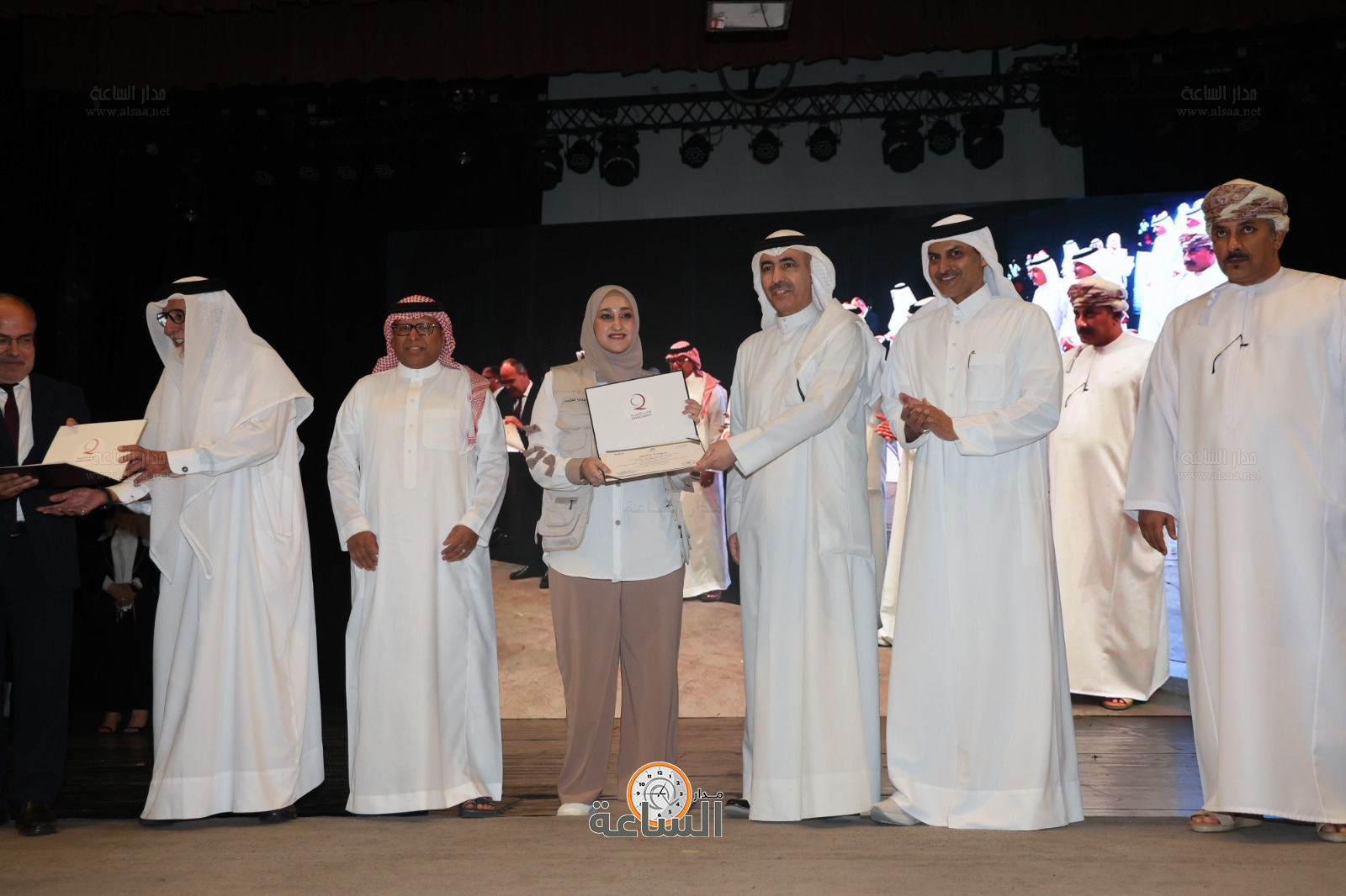 Madar Al-Saa Images 0.8209081950401016