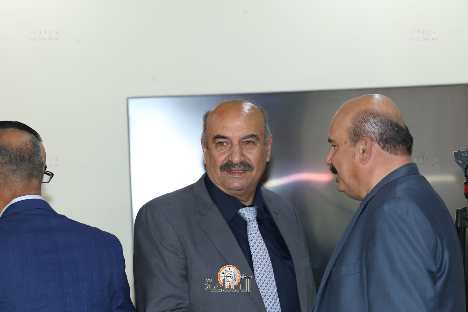 Madar Al-Saa Images 0.7424988606077002