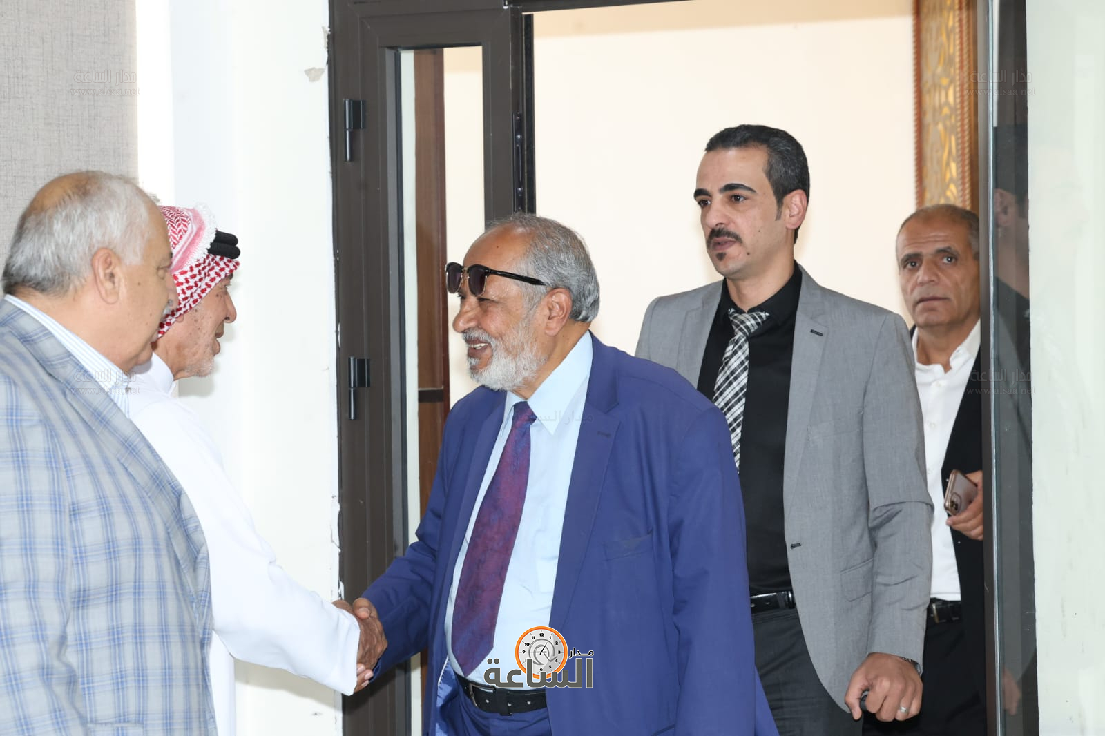 Madar Al-Saa Images 0.08176534608915476