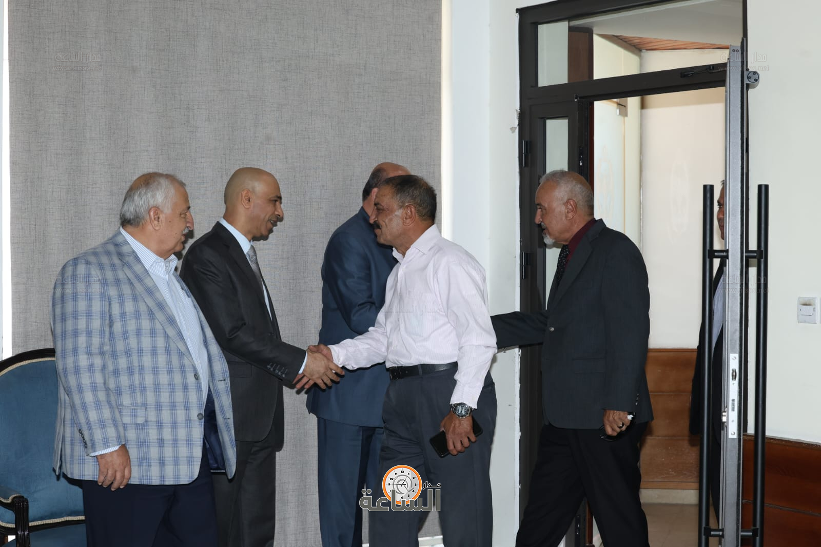 Madar Al-Saa Images 0.771444848347416