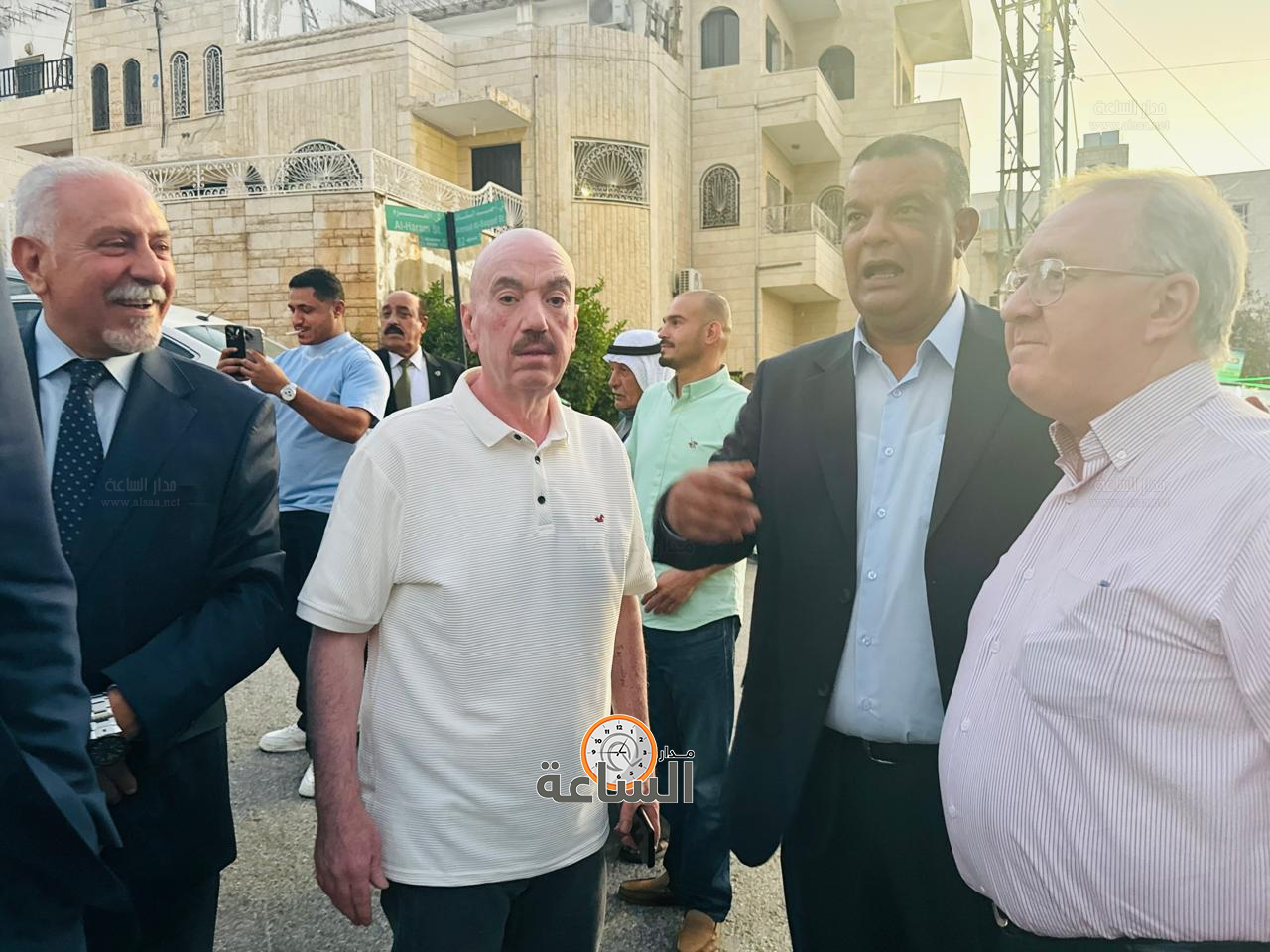 Madar Al-Saa Images 0.9011174368972203