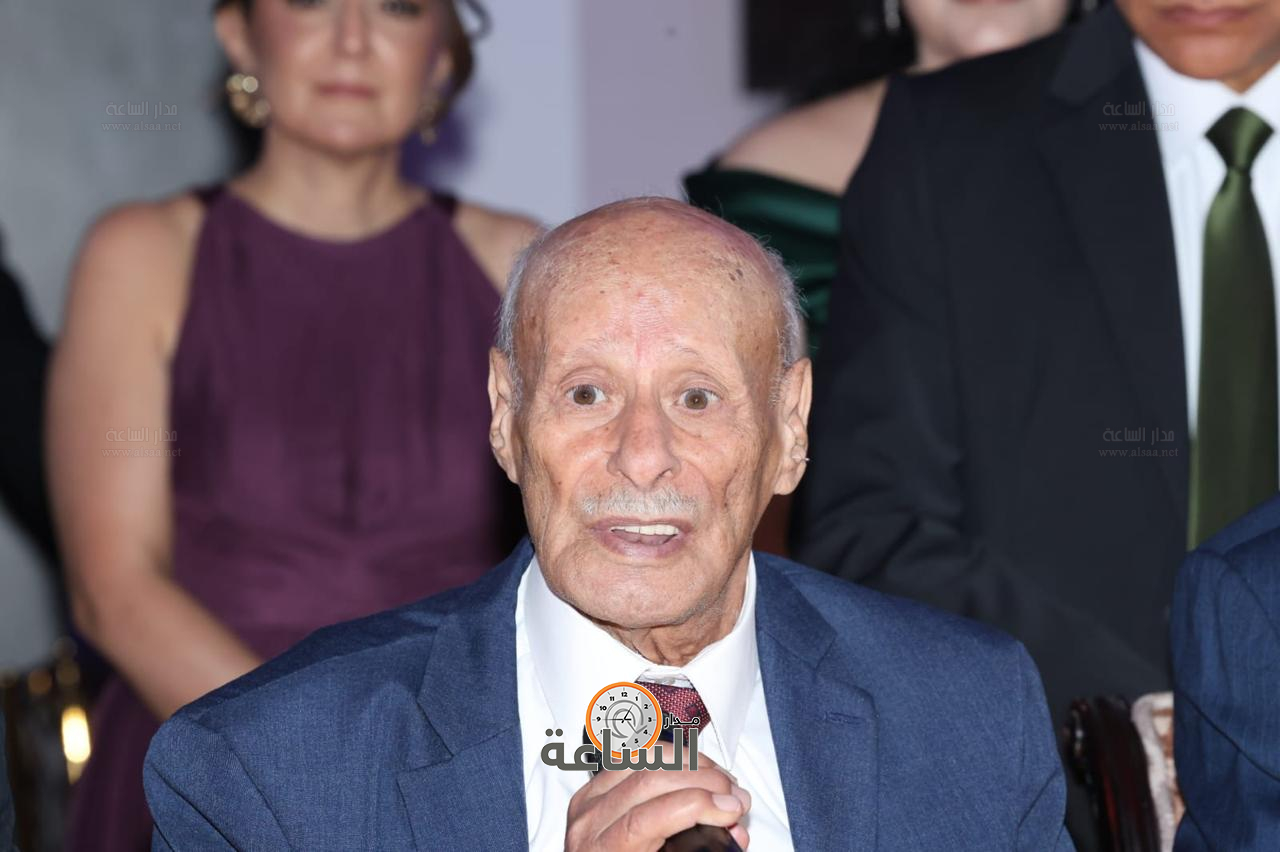 Madar Al-Saa Images 0.09438477192132289