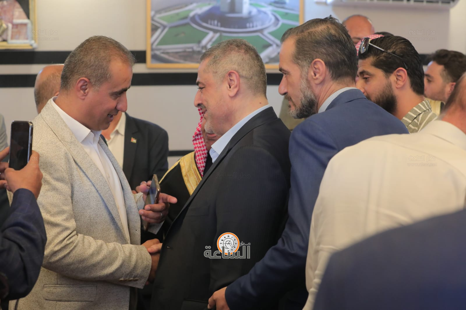 Madar Al-Saa Images 0.528597330843436