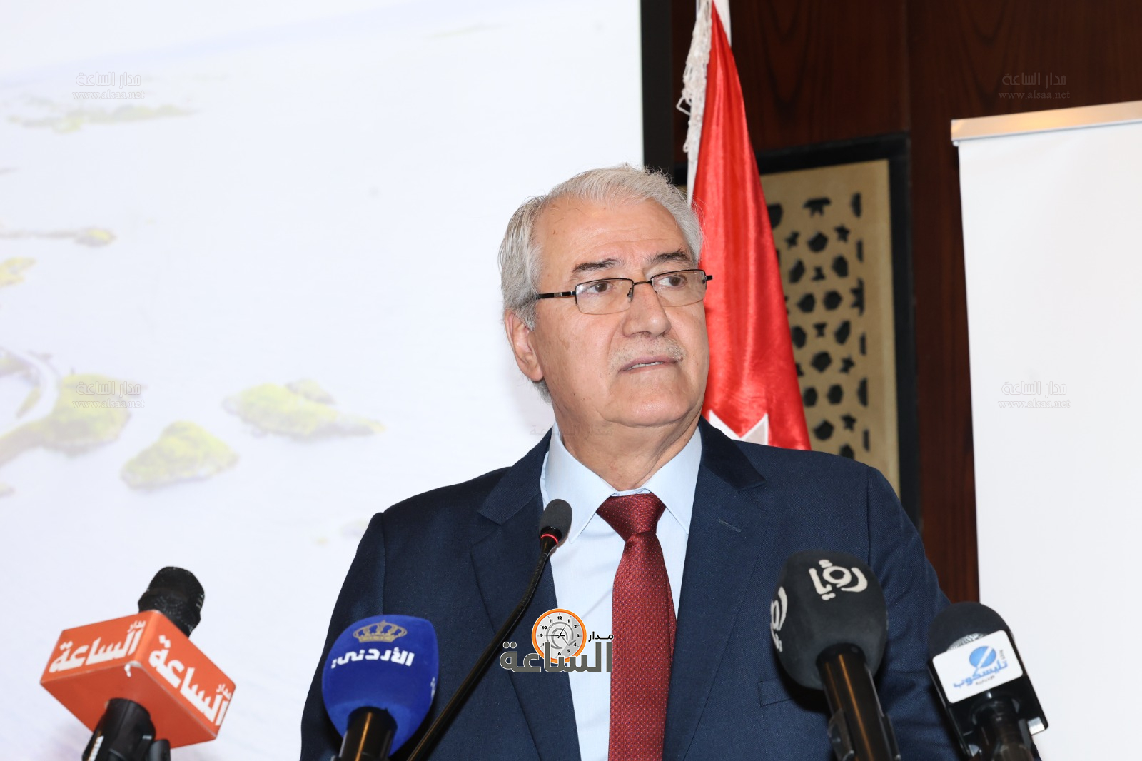 Madar Al-Saa Images 0.3305970000334765