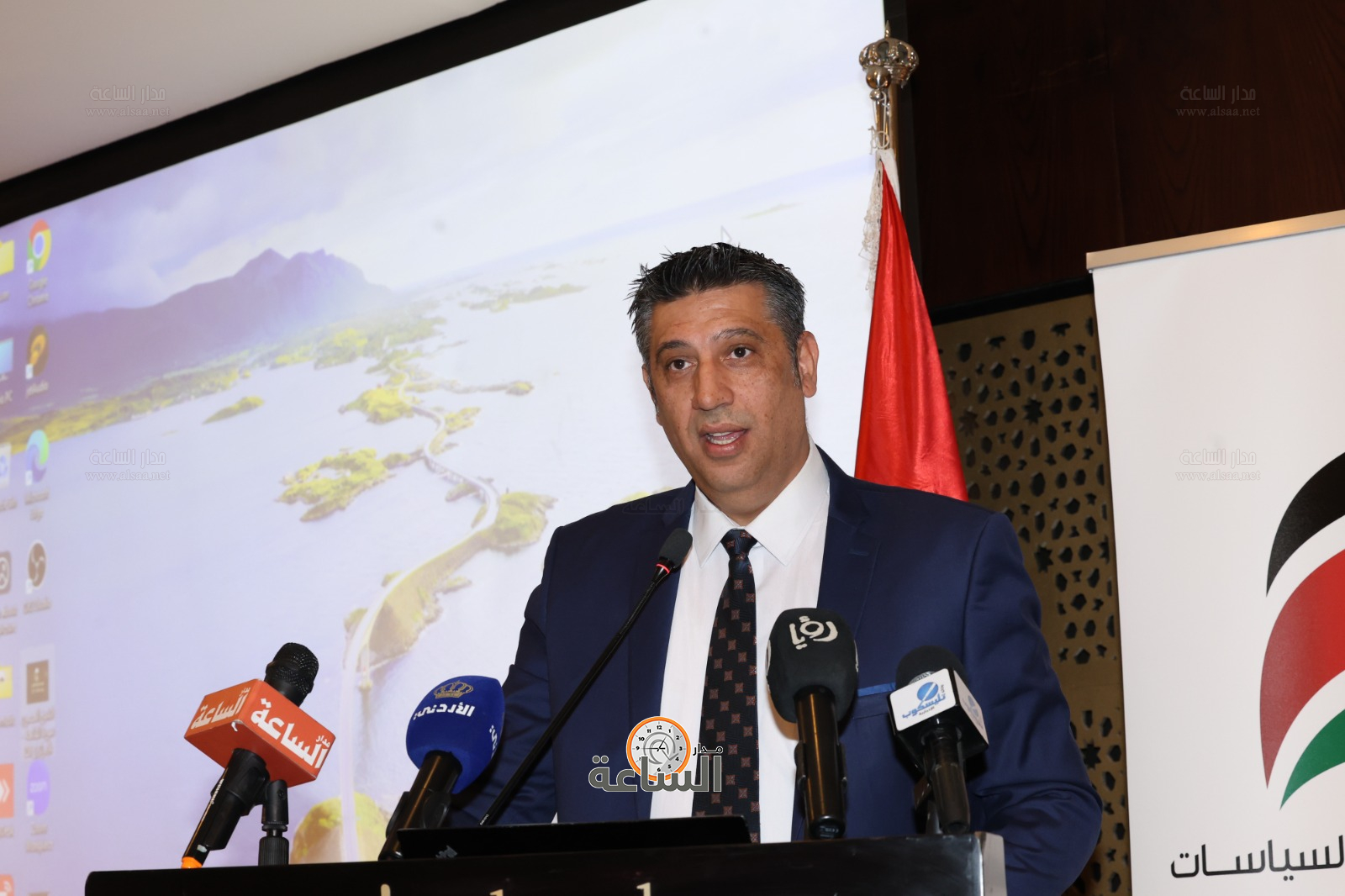 Madar Al-Saa Images 0.4021923581336706