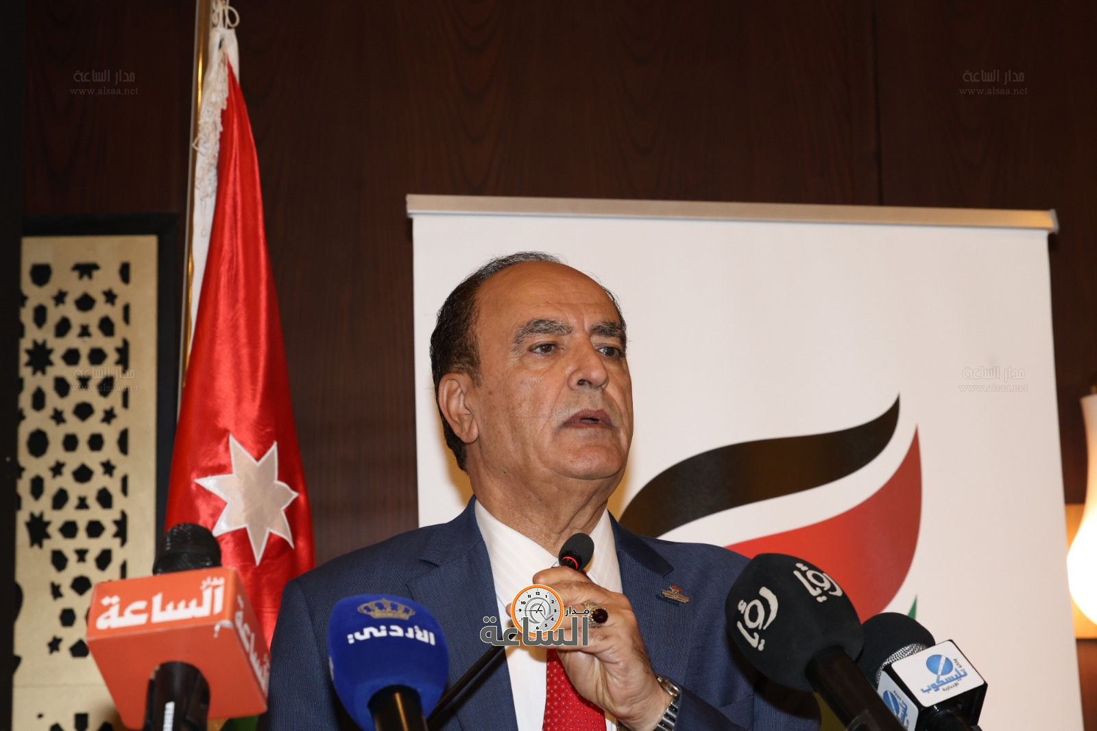 Madar Al-Saa Images 0.5779623807232446