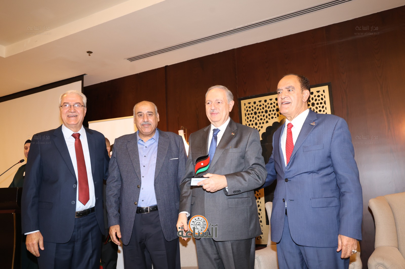 Madar Al-Saa Images 0.4056762863613895