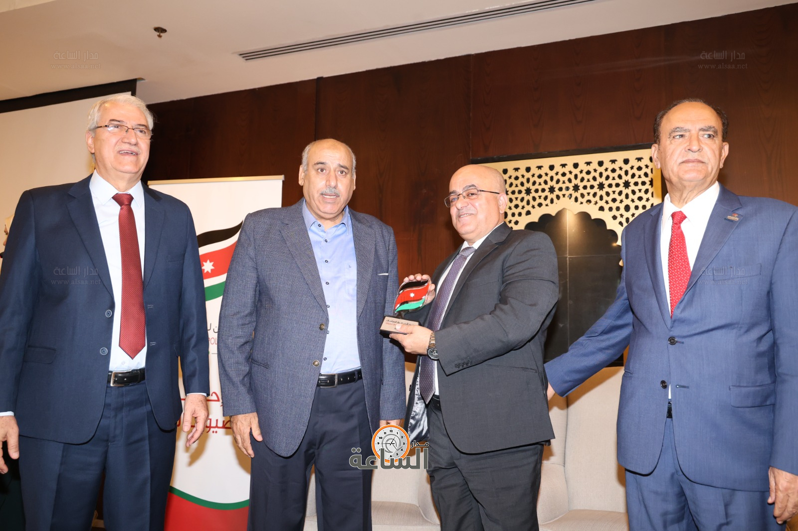 Madar Al-Saa Images 0.7191404185652825