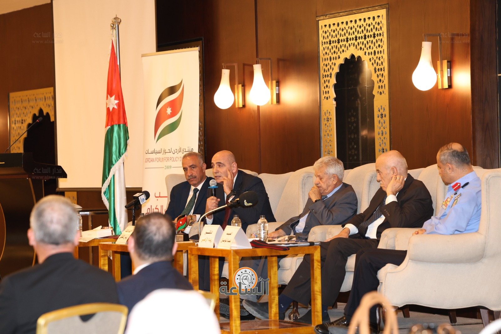 Madar Al-Saa Images 0.9851911729816767