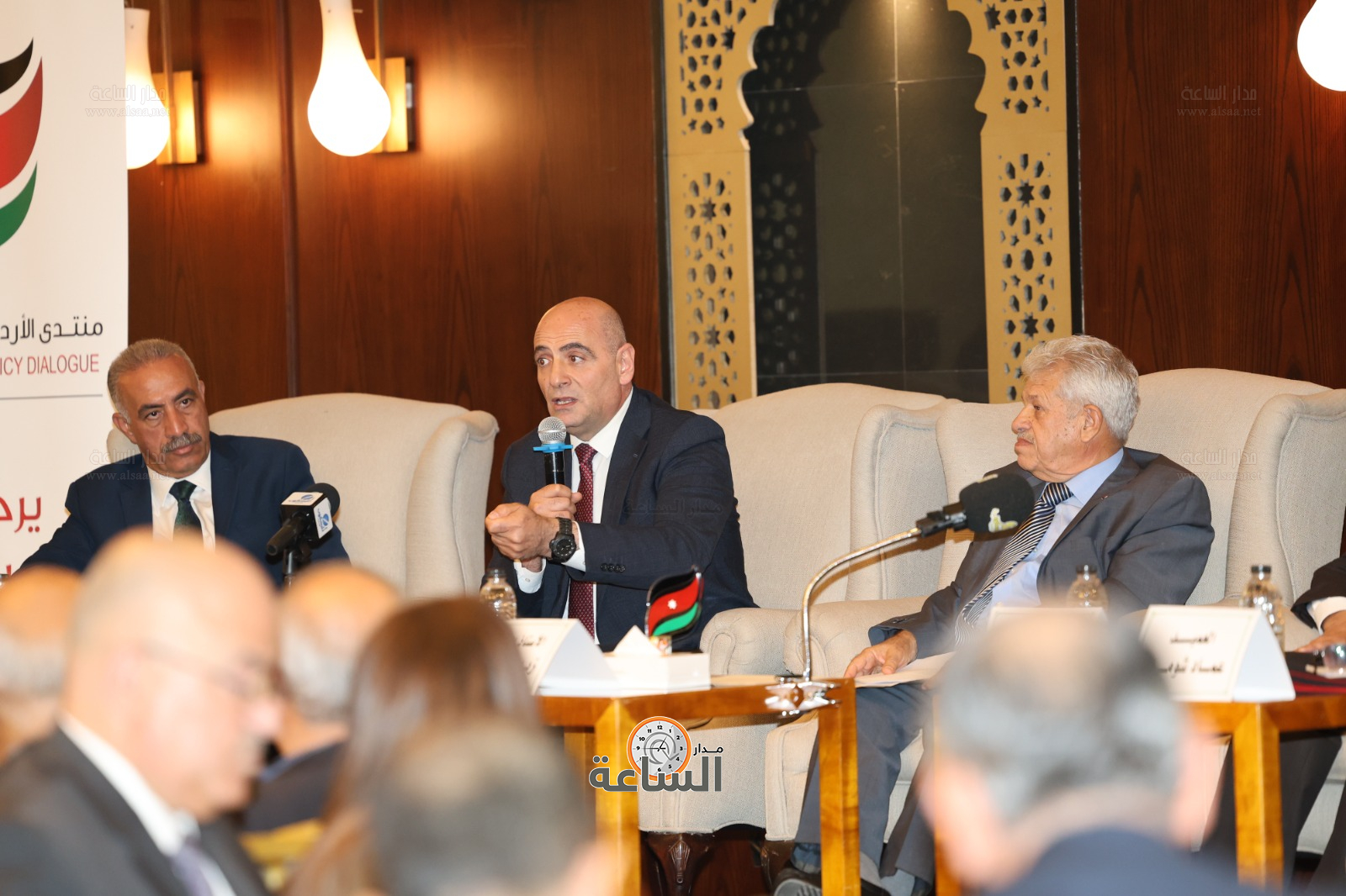 Madar Al-Saa Images 0.7243090320375982