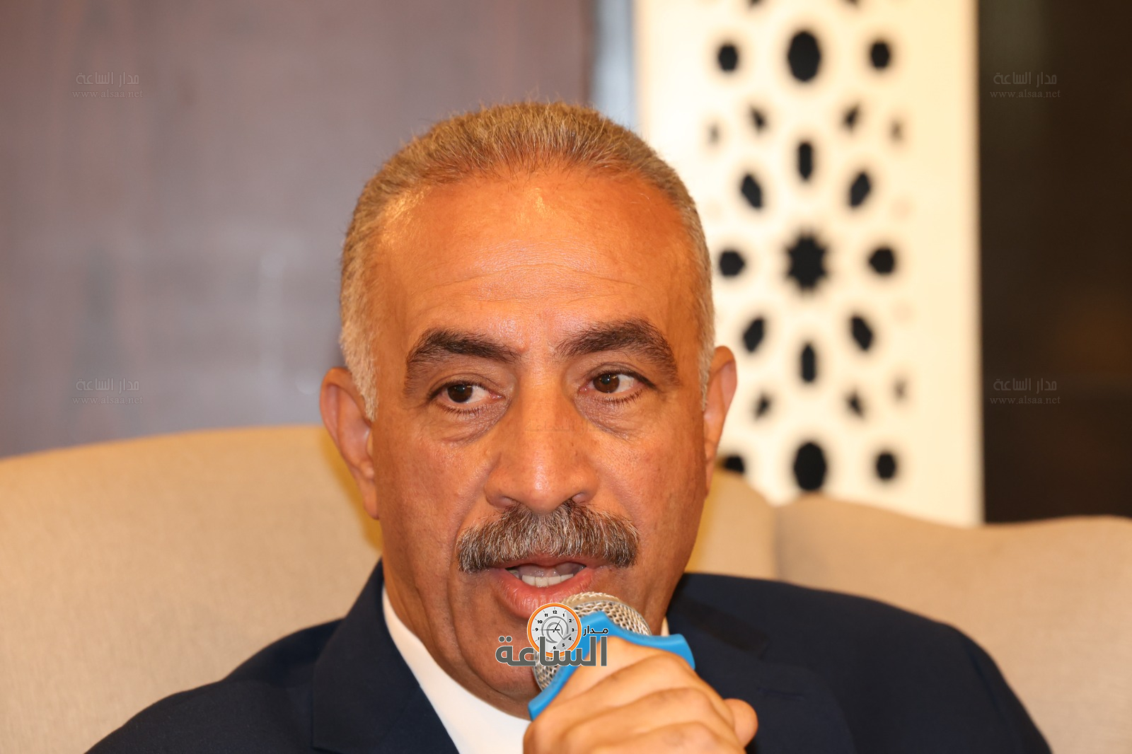 Madar Al-Saa Images 0.8324374546081602