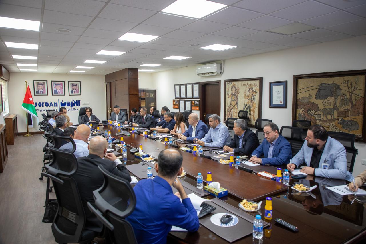 Madar Al-Saa Images 0.38038787571748456