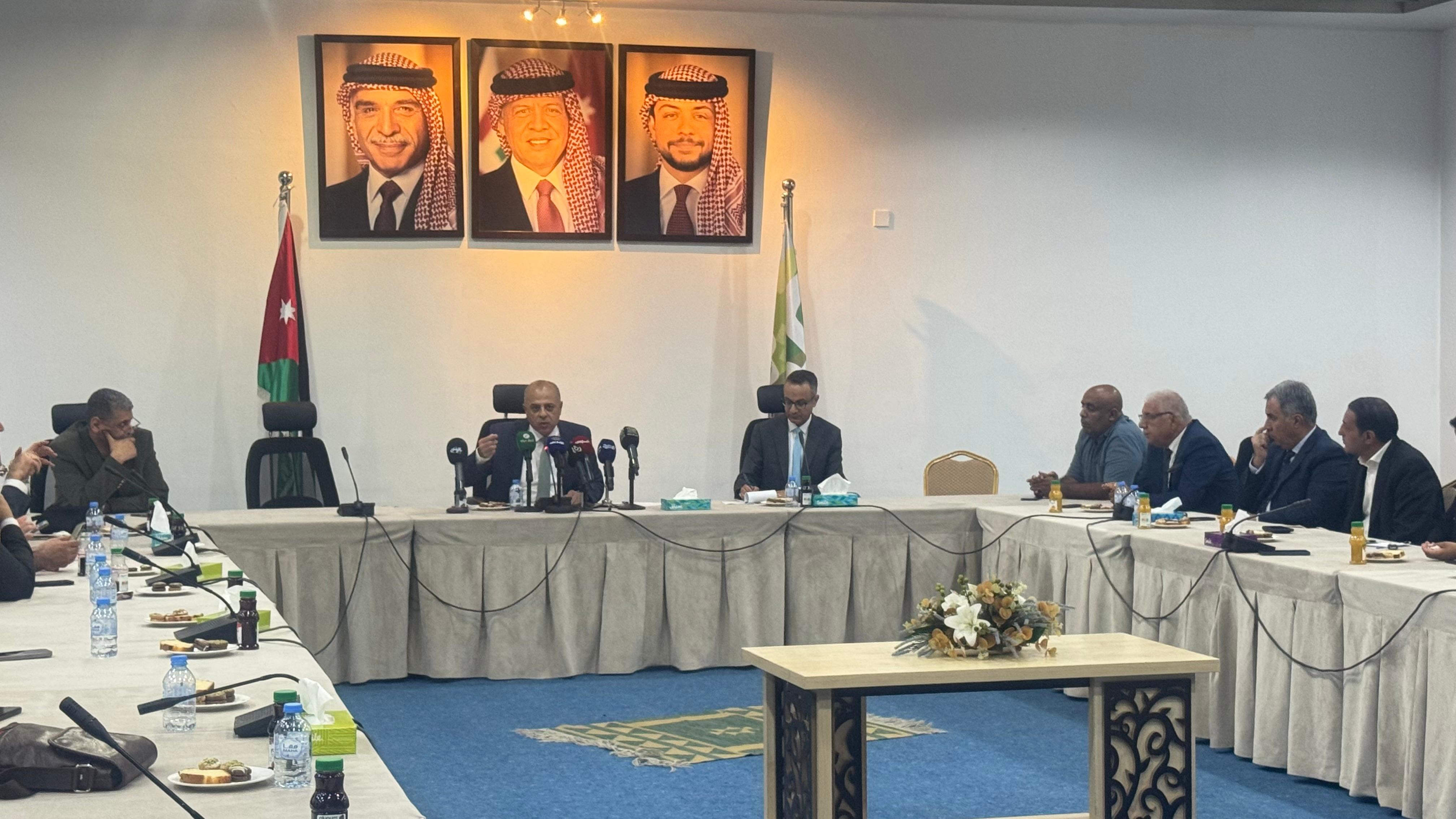 Madar Al-Saa Images 0.6355577849602505