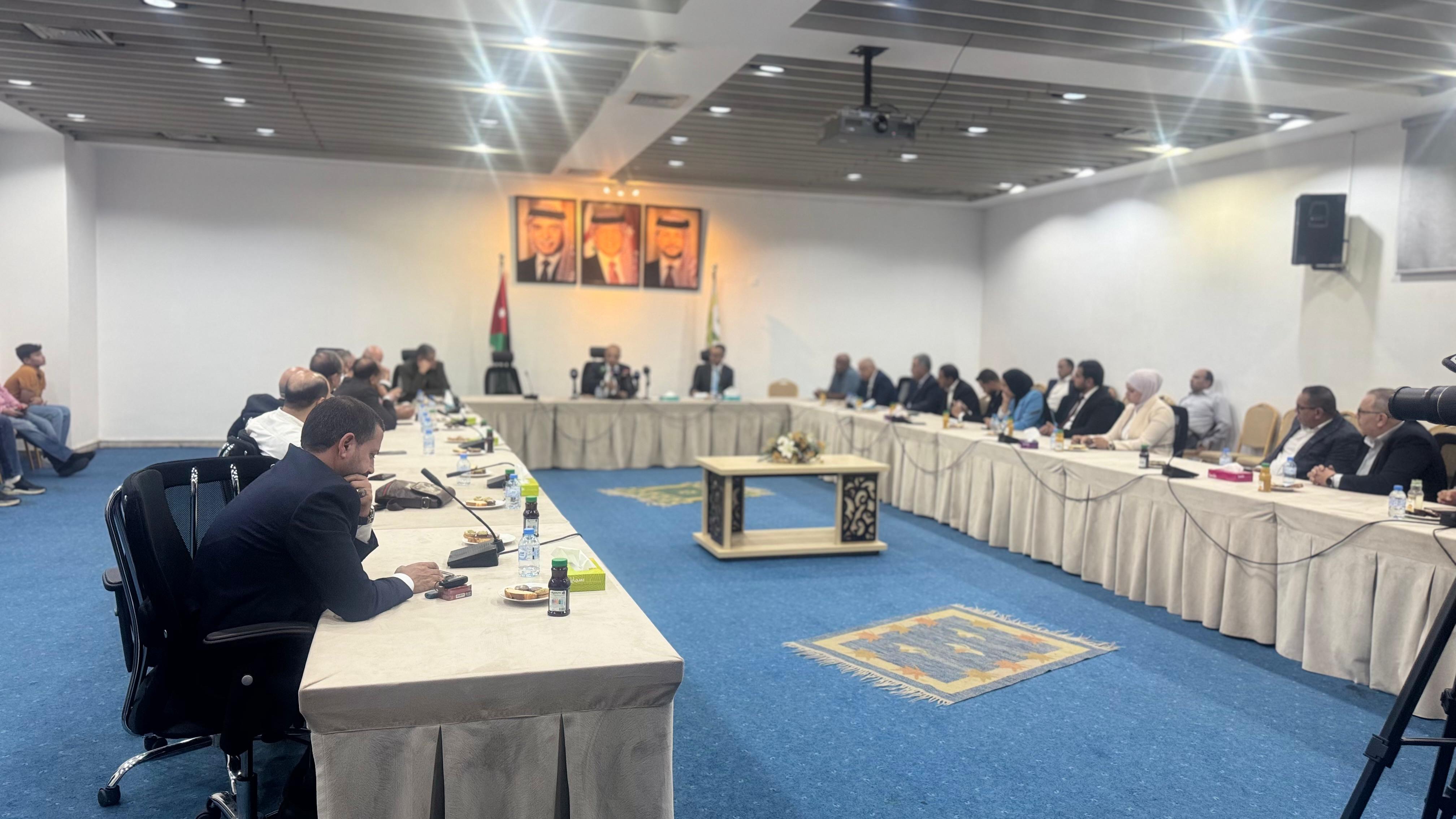 Madar Al-Saa Images 0.47552341796927144