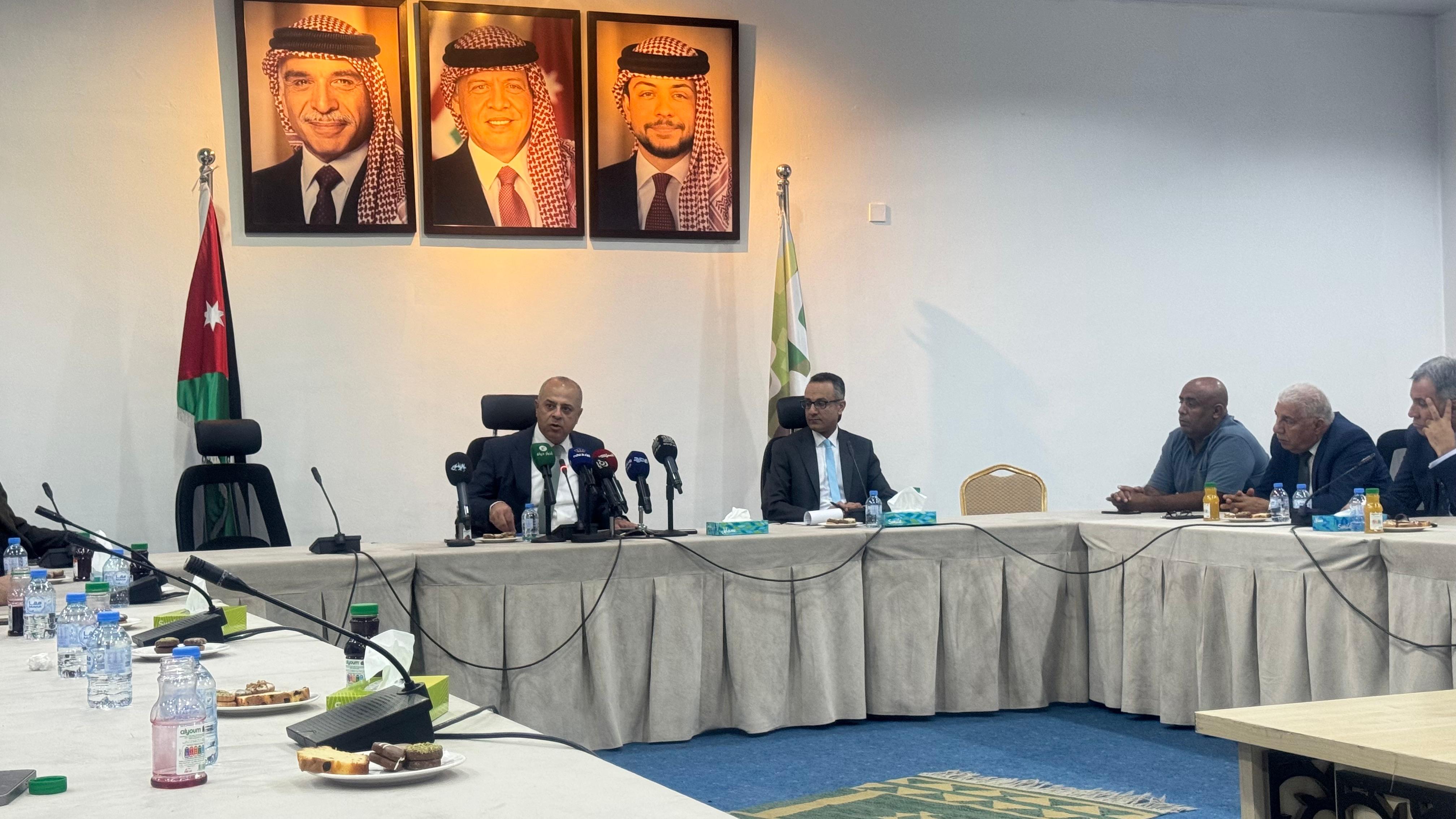 Madar Al-Saa Images 0.4932569392209407