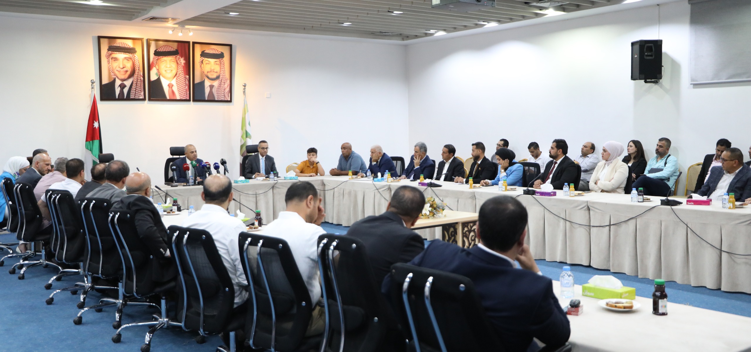 Madar Al-Saa Images 0.8926913500798132