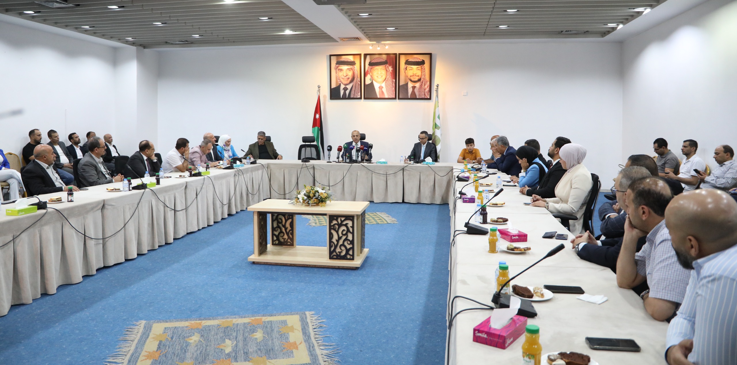 Madar Al-Saa Images 0.684922759330632