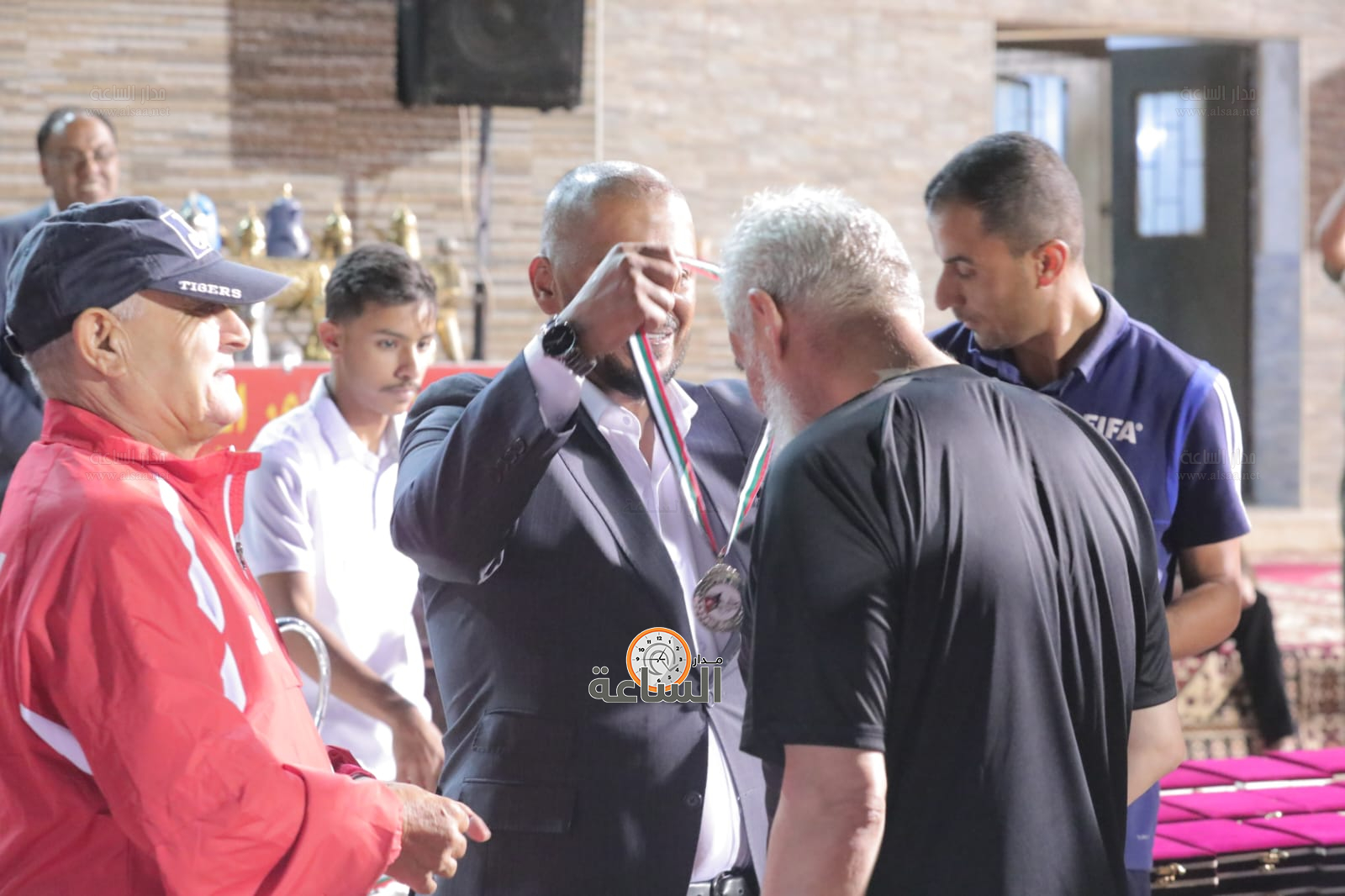 Madar Al-Saa Images 0.4886727025914417