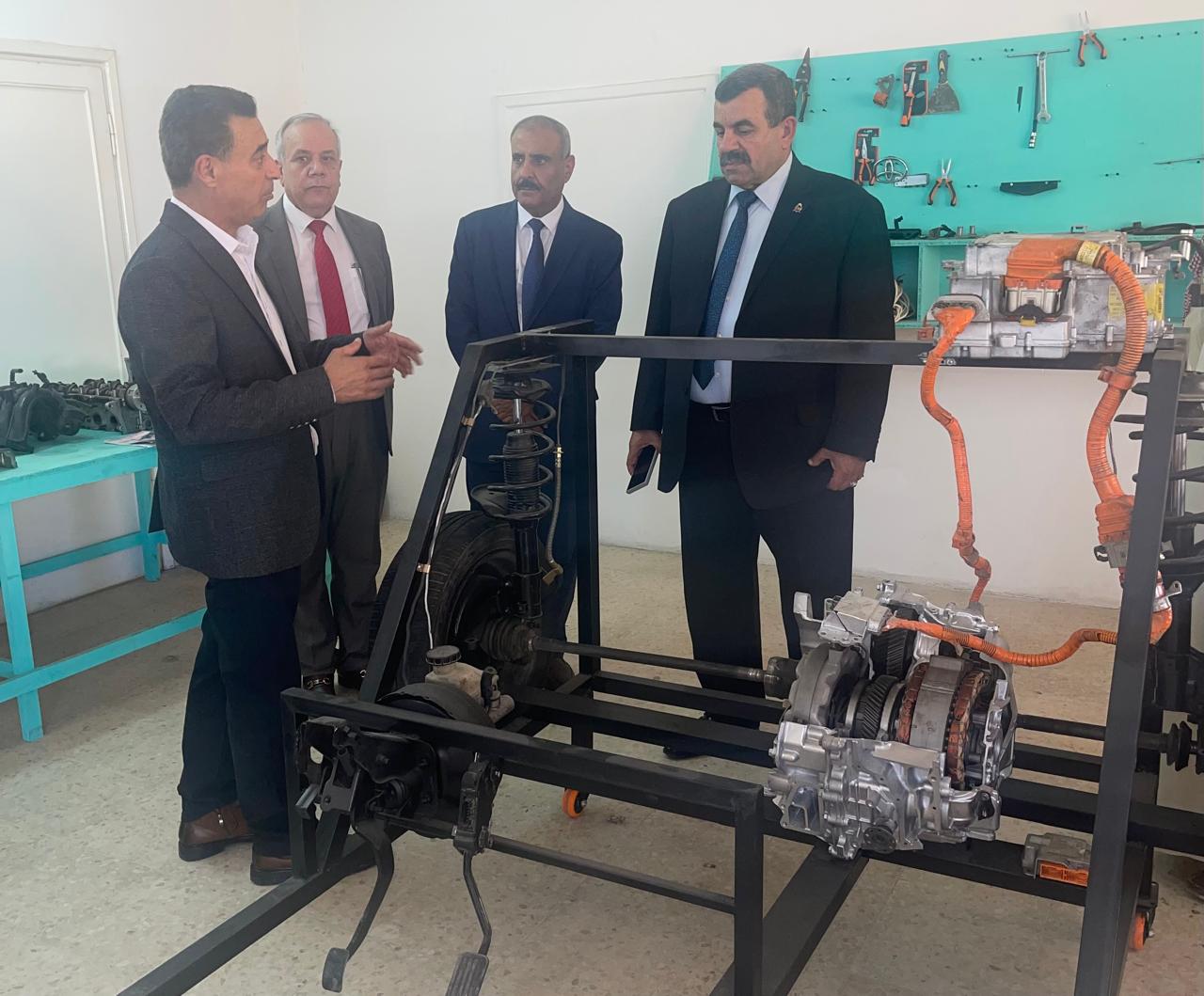 Madar Al-Saa Images 0.3404996307176451