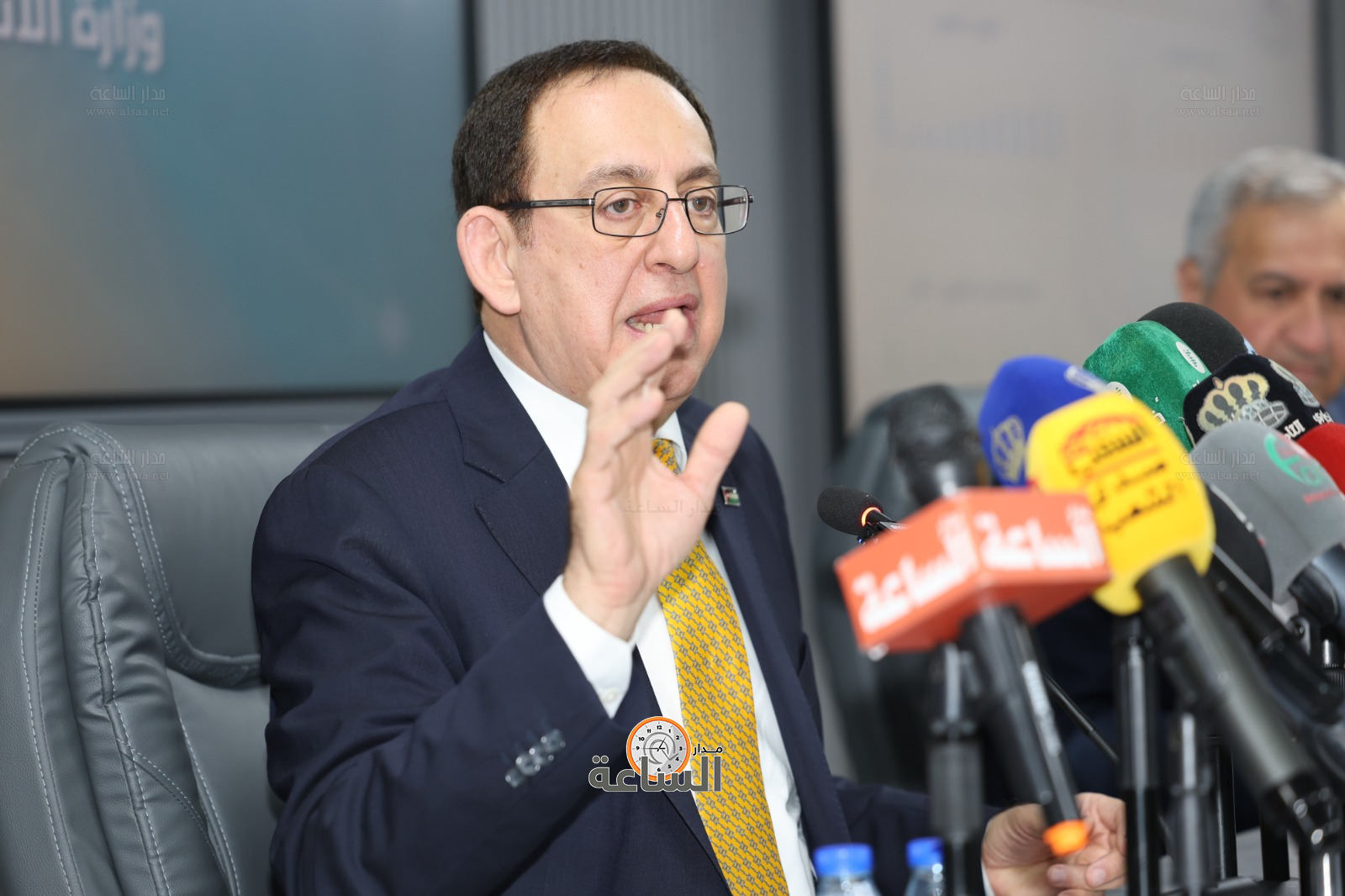 Madar Al-Saa Images 0.03297505544234636