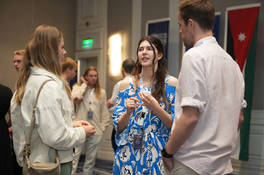 Madar Al-Saa Images 0.07559235342564563