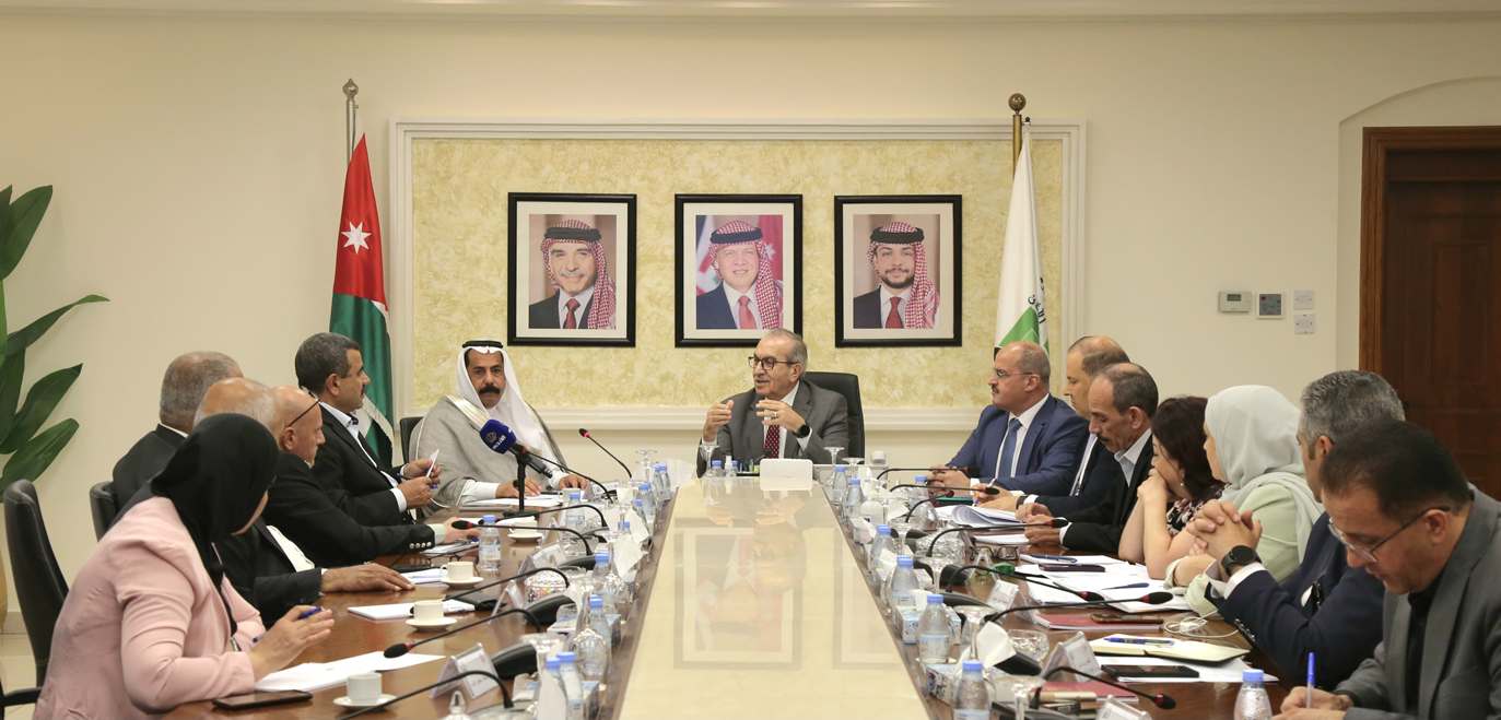 Madar Al-Saa Images 0.47594923711571324