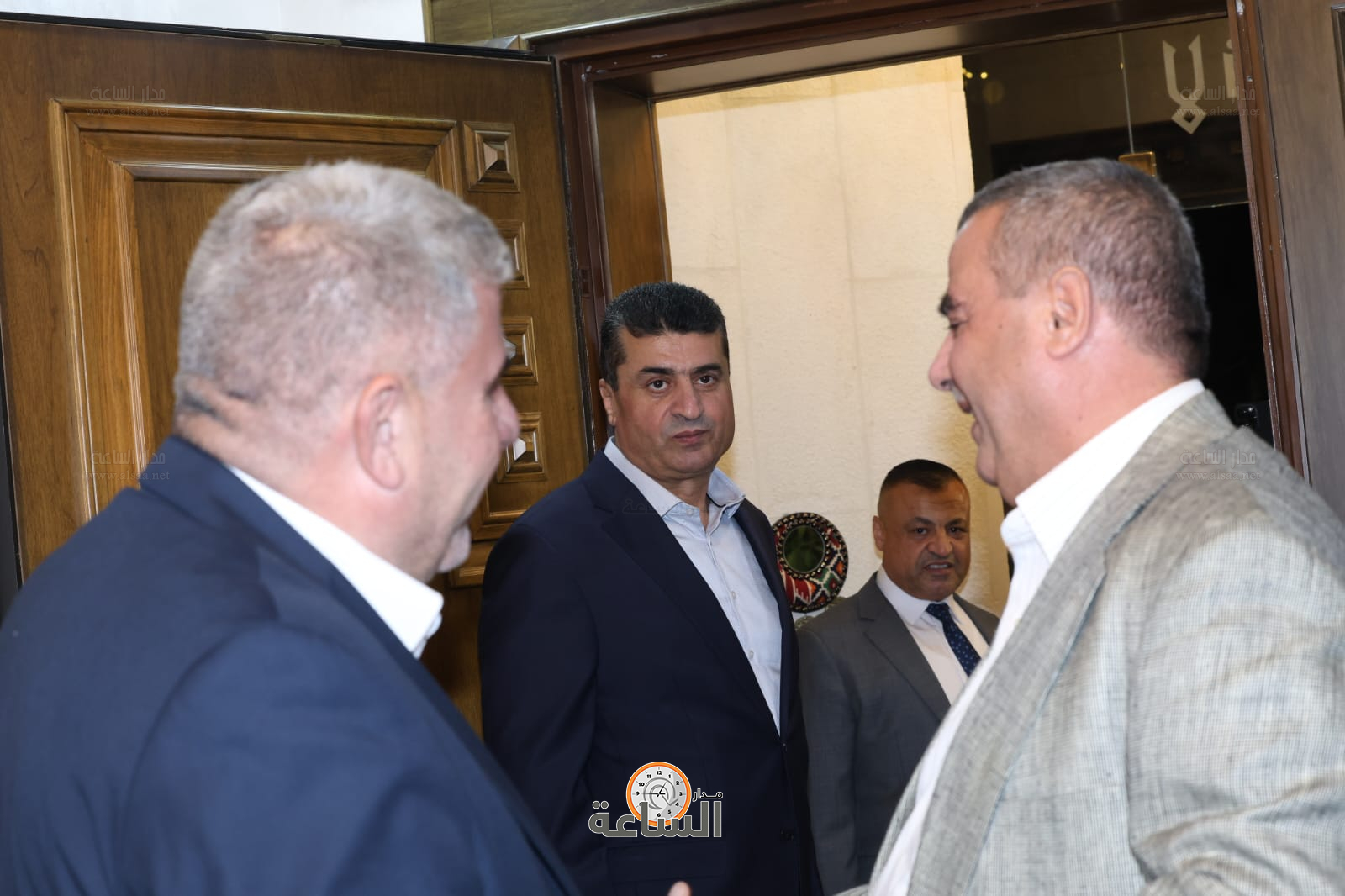 Madar Al-Saa Images 0.7955830780197461