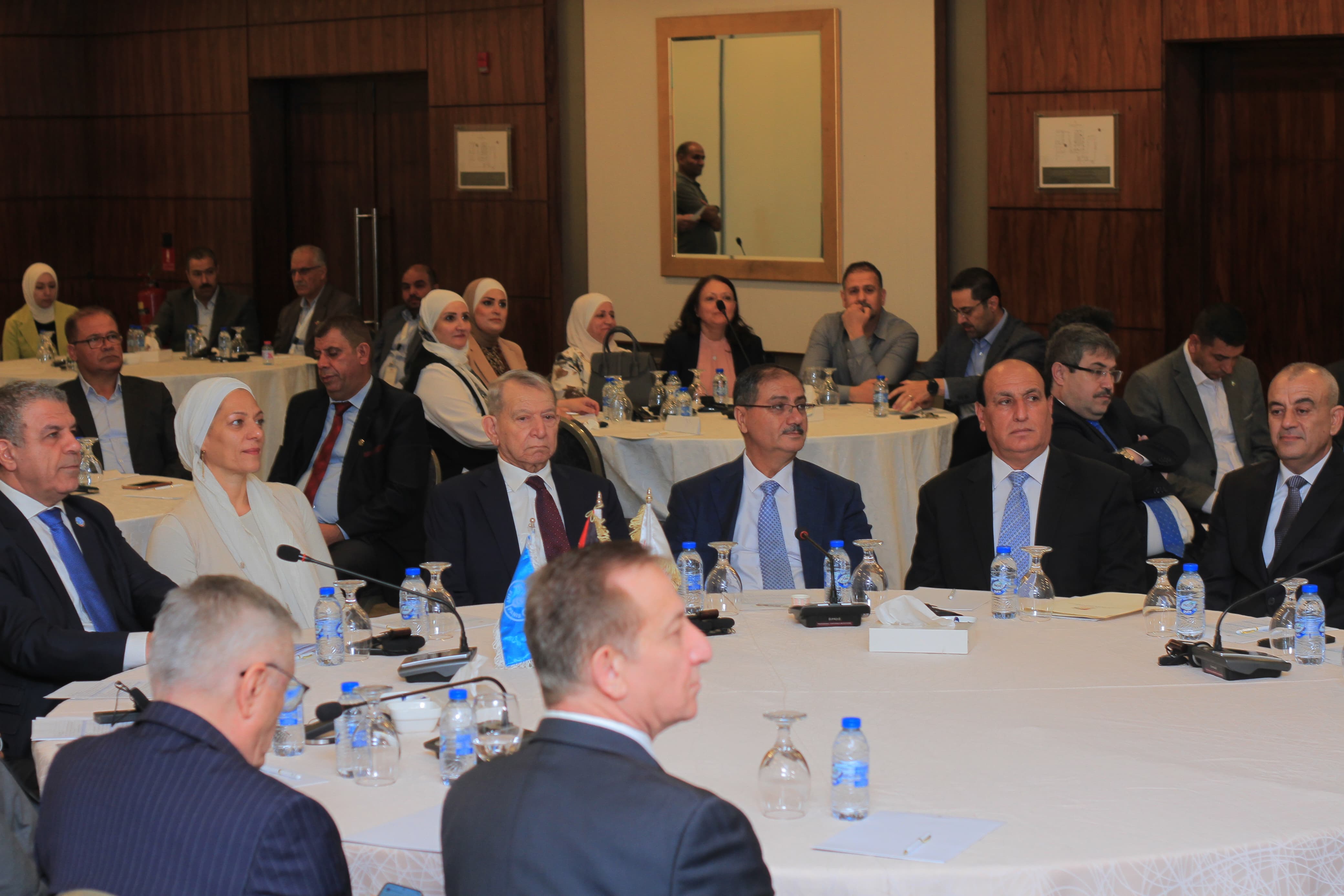 Madar Al-Saa Images 0.4472499572636087