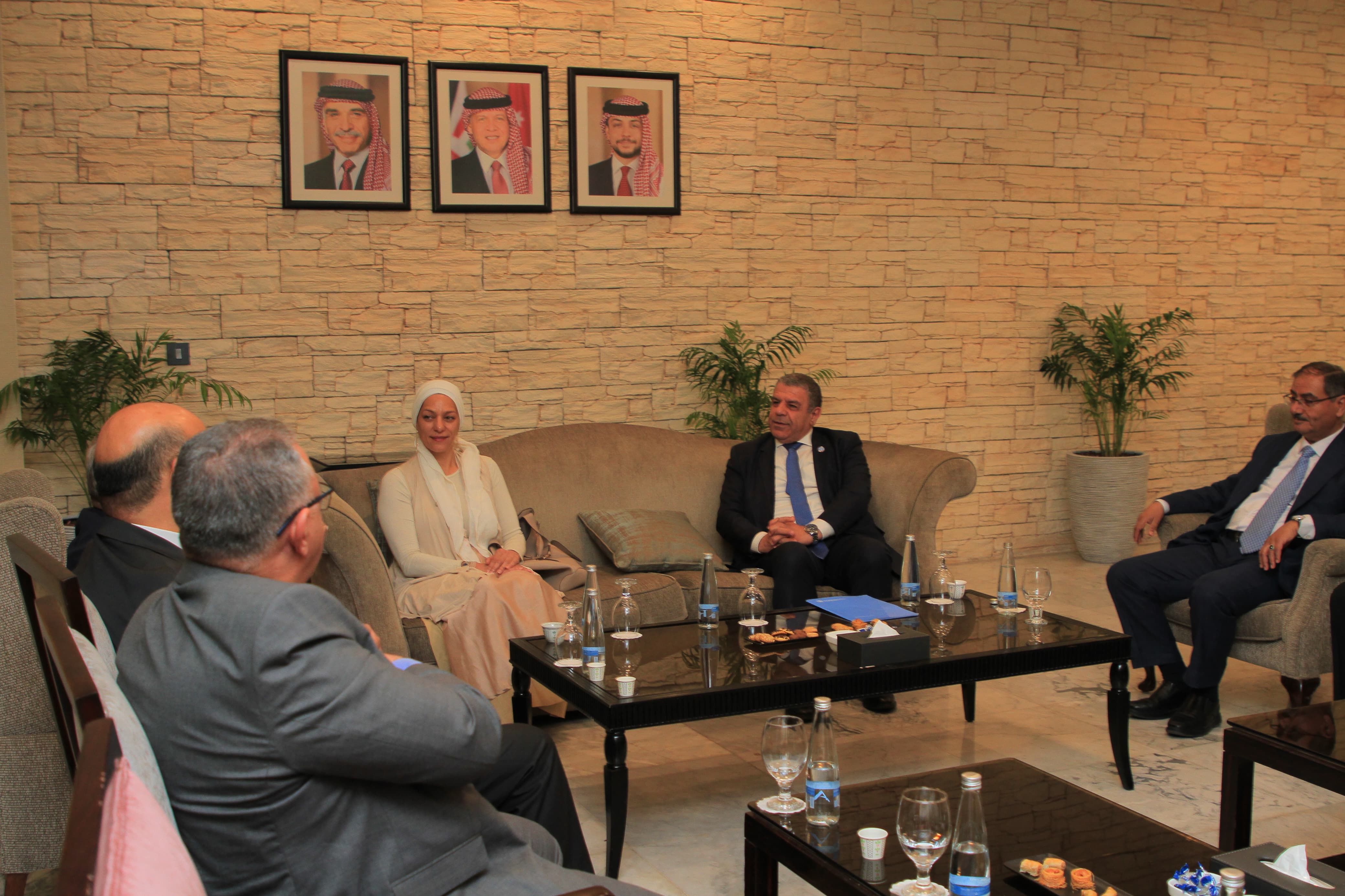 Madar Al-Saa Images 0.8924725894453562