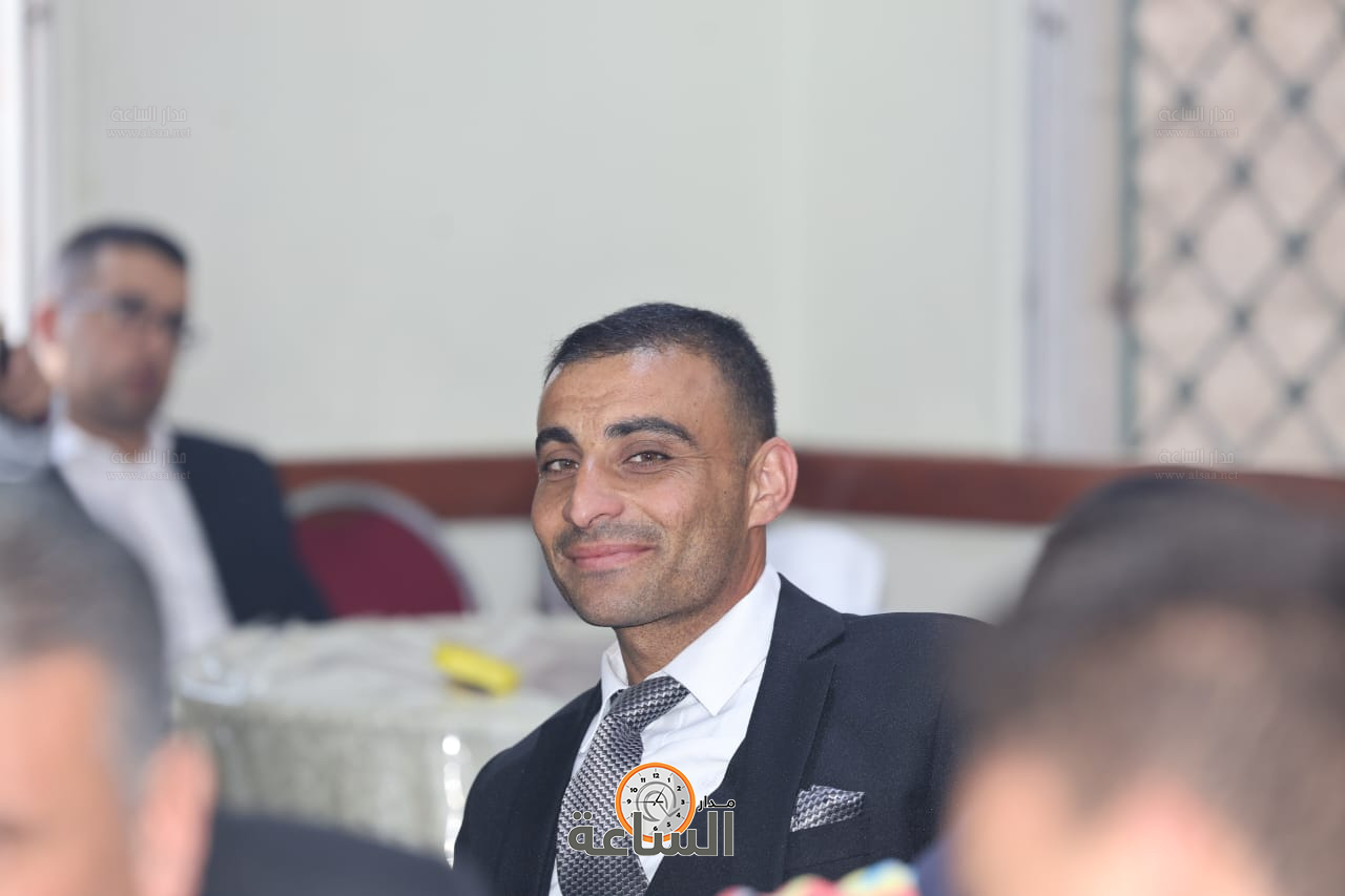 Madar Al-Saa Images 0.568642792580607